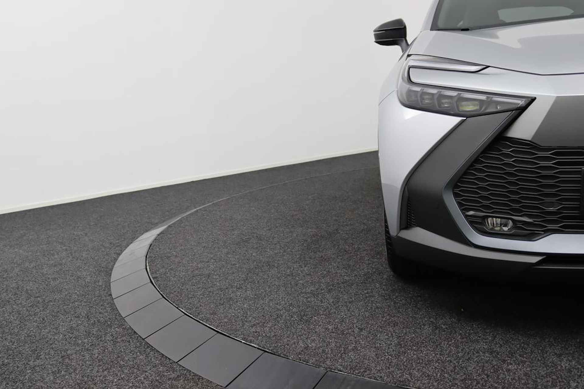 Toyota C-HR 1.8 Hybrid 140 First Edition | Nieuwe Auto | Direct Beschikbaar | 360 Camera | Navigatie | Parkeersensoren Rondom | - 33/46