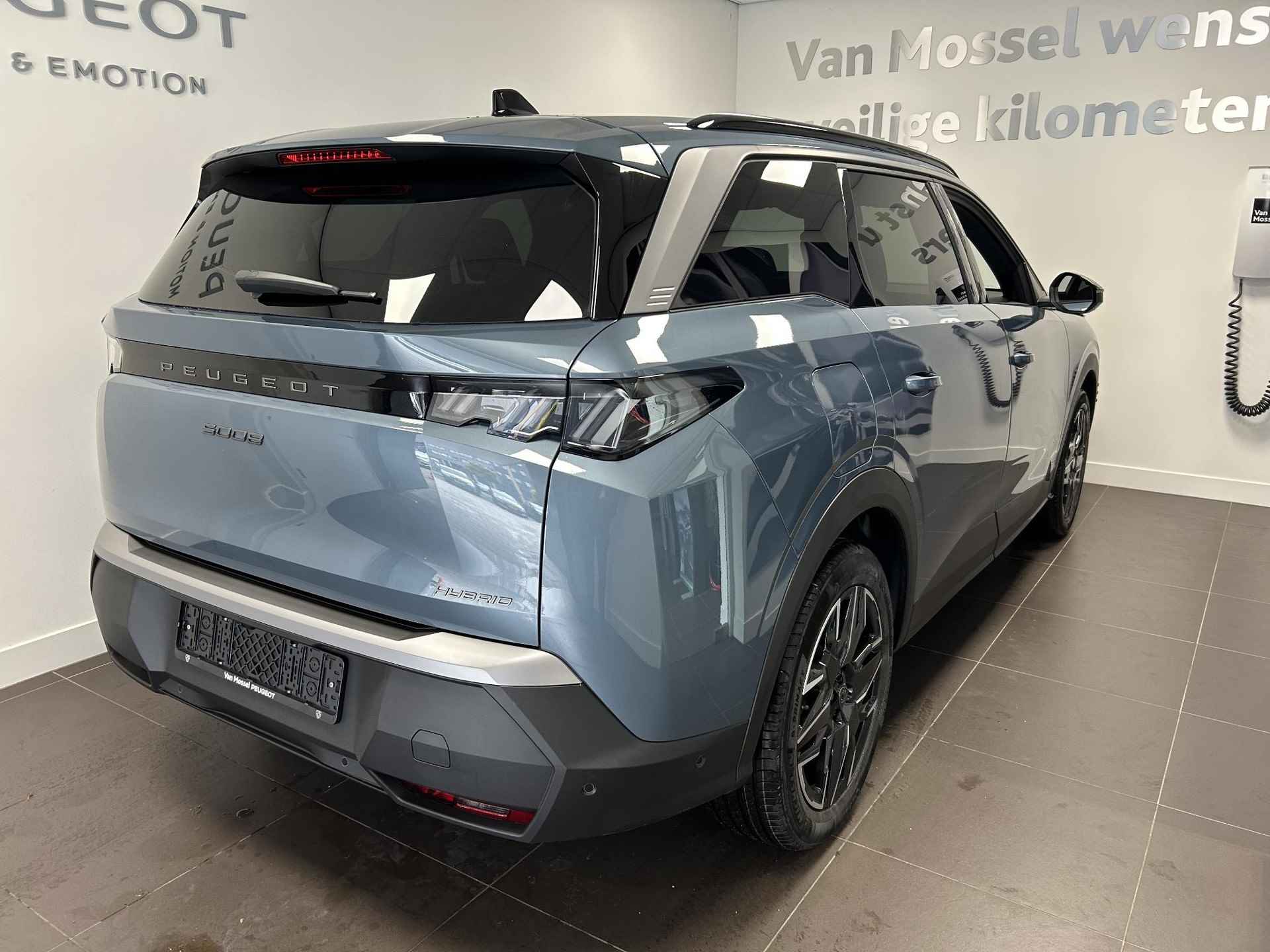 Peugeot 5008 1.2 Hybrid 136 Allure - 2/27