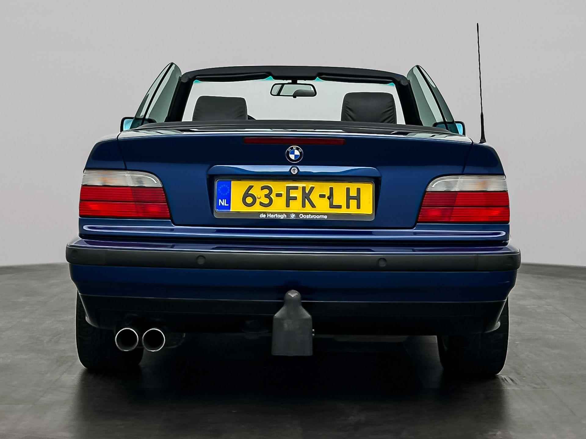 BMW 3-serie Cabrio 318i Executive - 24/29