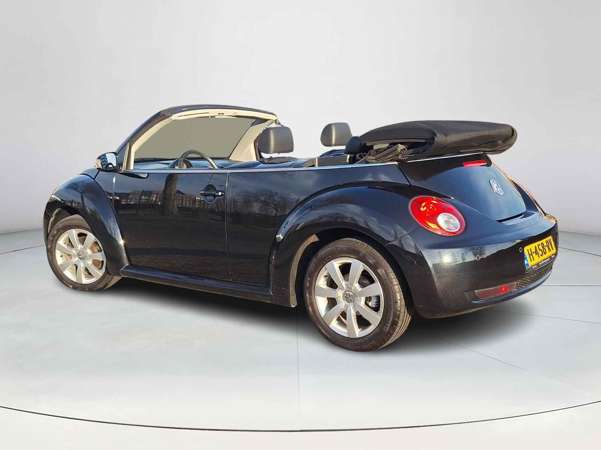 Volkswagen New Beetle Cabriolet 1.6 Trendline | Inclusief nieuwe apk | Elektrische kap | Airco | Stoelverwarming | paar schoonheidsfoutjes | Rijdt goed | Zonder Garantie | - 4/37