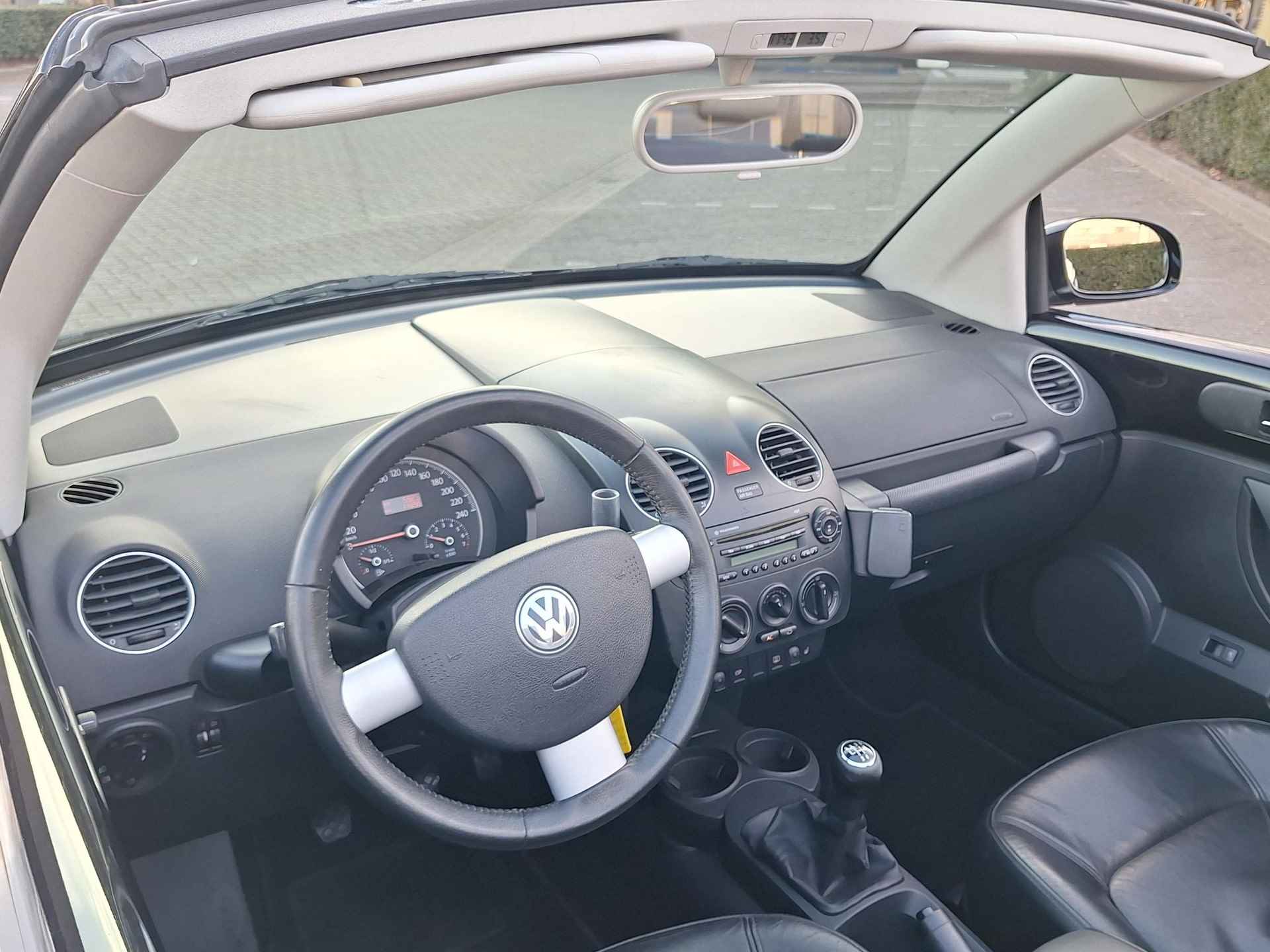 Volkswagen New Beetle Cabriolet 1.6 Trendline | Inclusief nieuwe apk | Elektrische kap | Airco | Stoelverwarming | paar schoonheidsfoutjes | Rijdt goed | Zonder Garantie | - 6/37