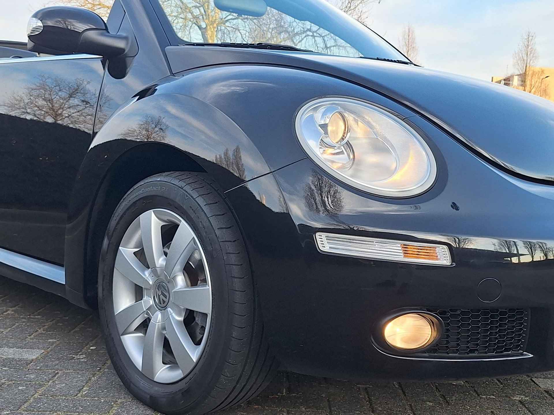 Volkswagen New Beetle Cabriolet 1.6 Trendline | Inclusief nieuwe apk | Elektrische kap | Airco | Stoelverwarming | paar schoonheidsfoutjes | Rijdt goed | Zonder Garantie | - 19/37