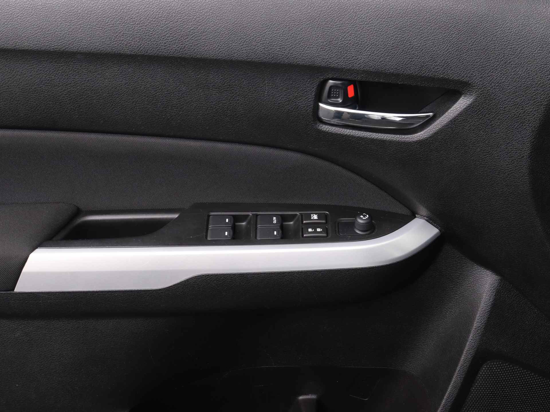 Suzuki Vitara 1.6 Exclusive | Trekhaak | Styling-Pakket | Navigatie | - 28/39