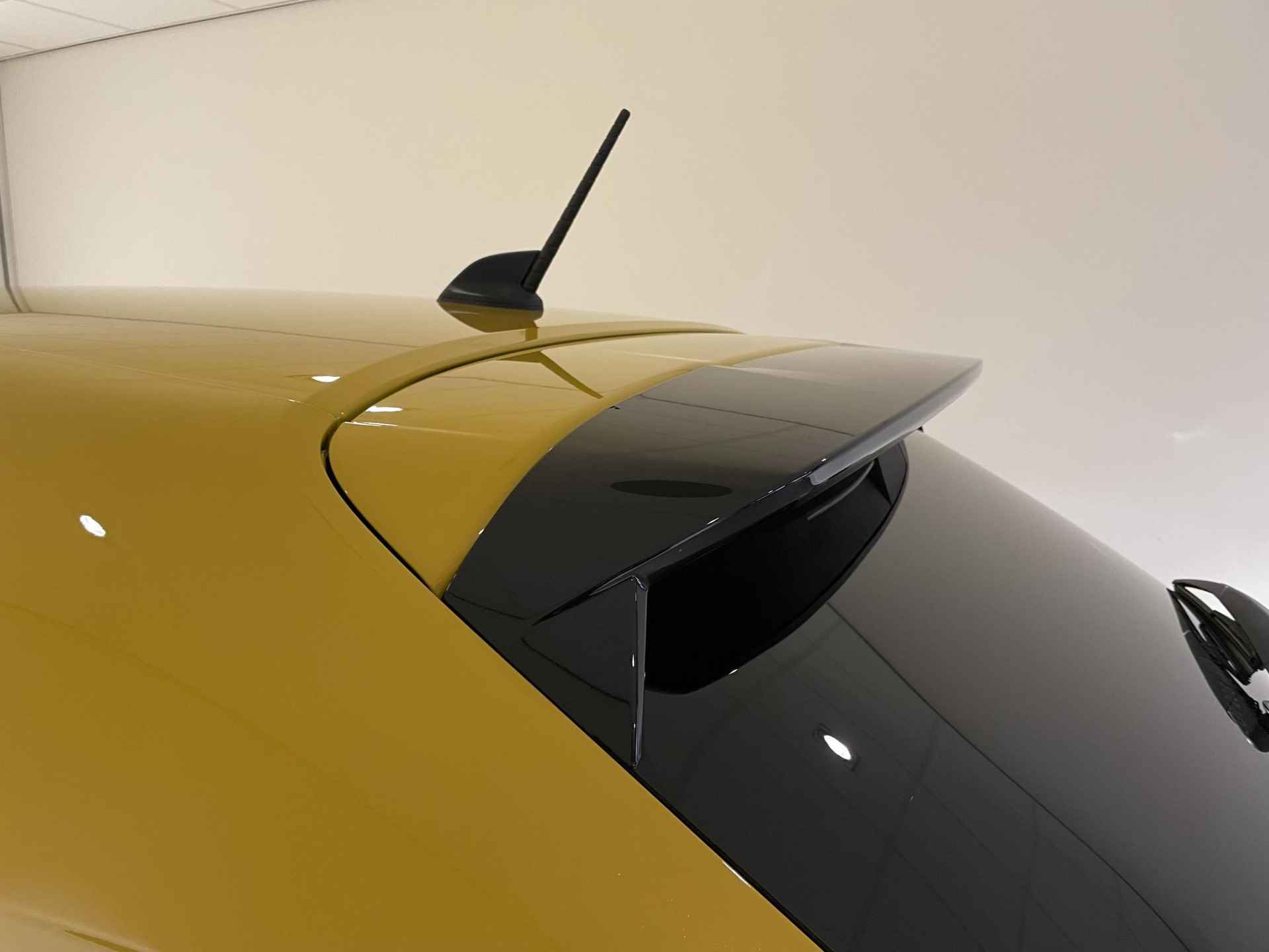 Peugeot 208 1.2 PureTech GT-Line | Navigatie | Draadloze telefoonlader | Camera - 6/41