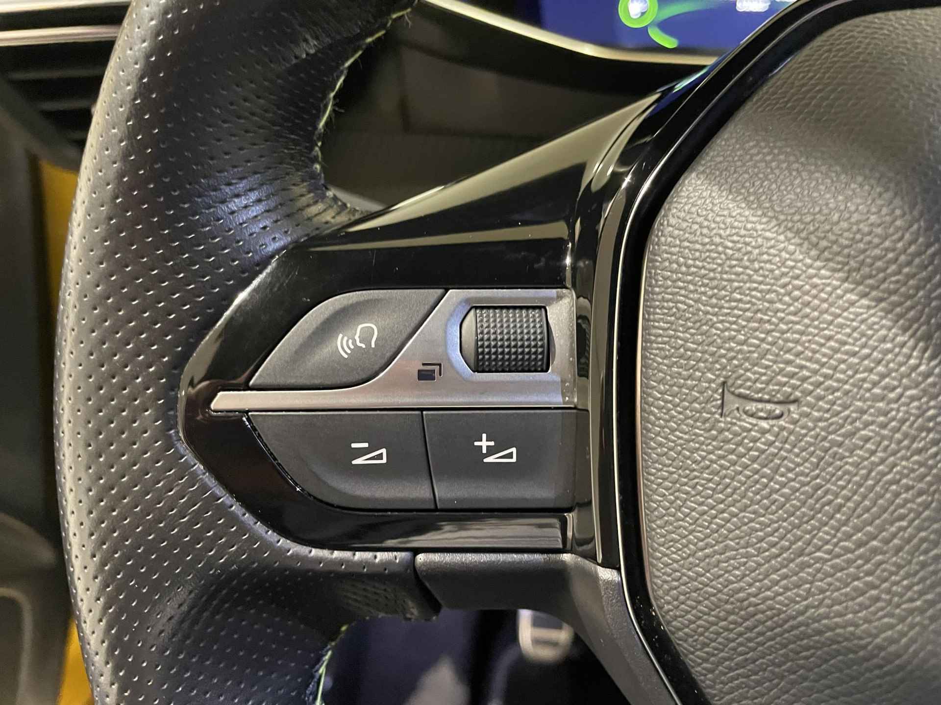 Peugeot 208 1.2 PureTech GT-Line | Navigatie | Draadloze telefoonlader | Camera - 16/41