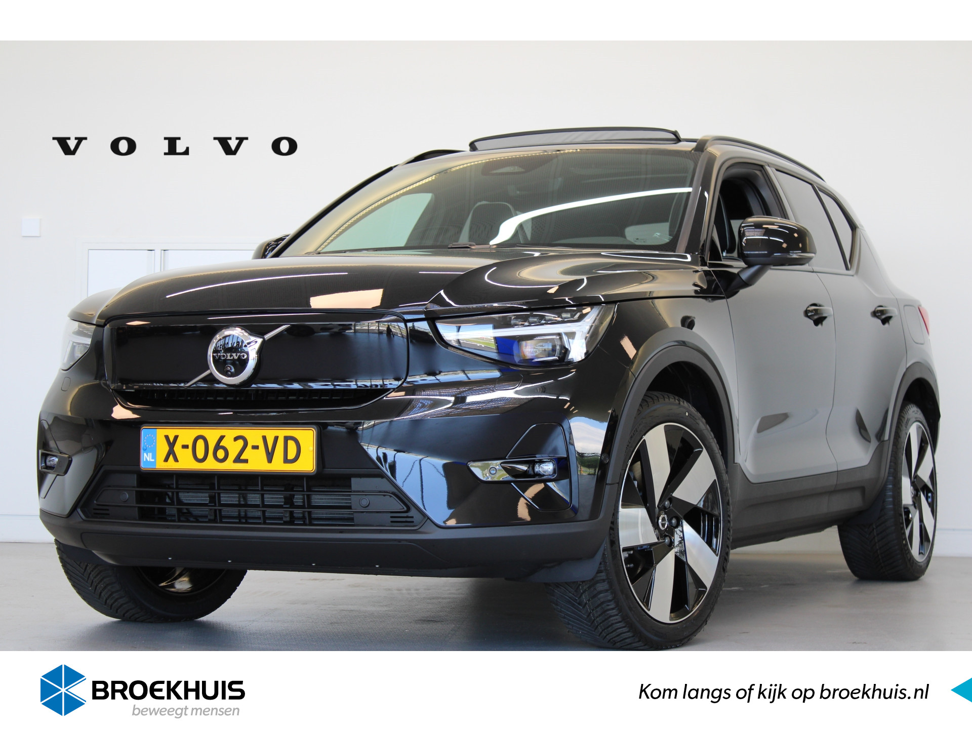 Volvo XC40 Twin 408PK Ultimate | Getint Glas | Pixel LED | Panoramadak | 20" | Nubuck Interieur | Elektr Stoele