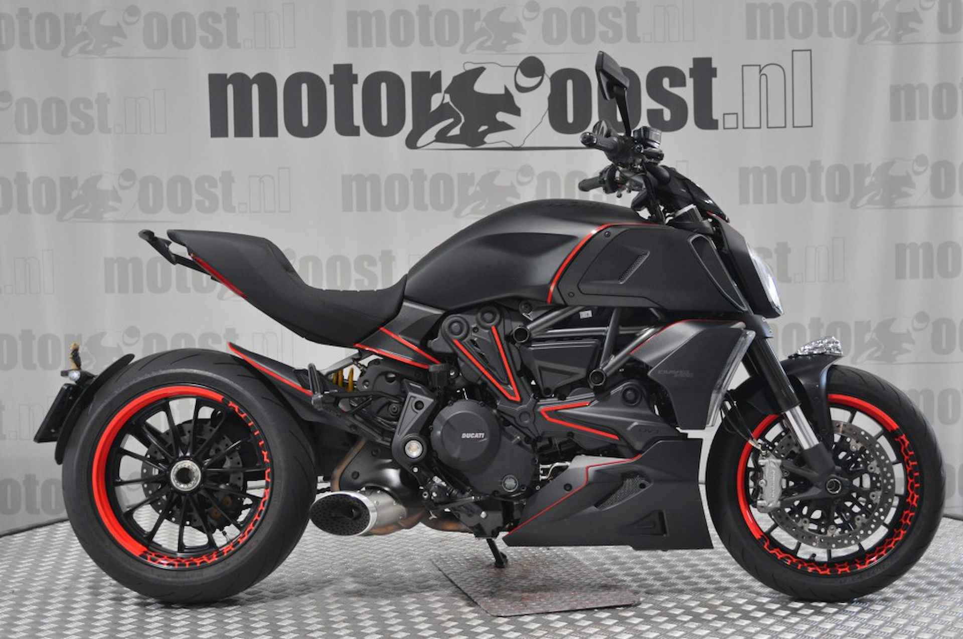 DUCATI Diavel 1260 - 2/23