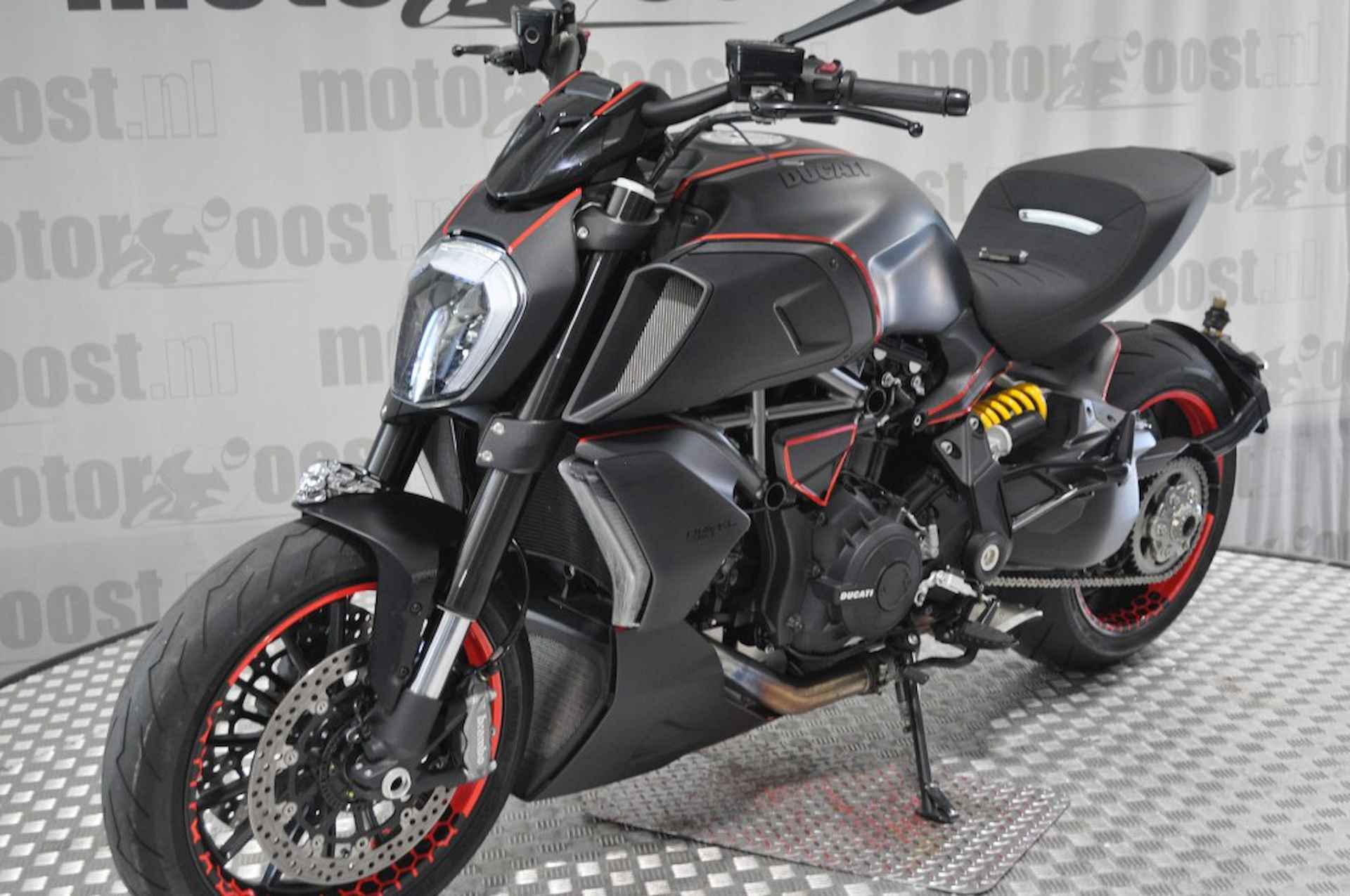 DUCATI Diavel 1260 - 8/23