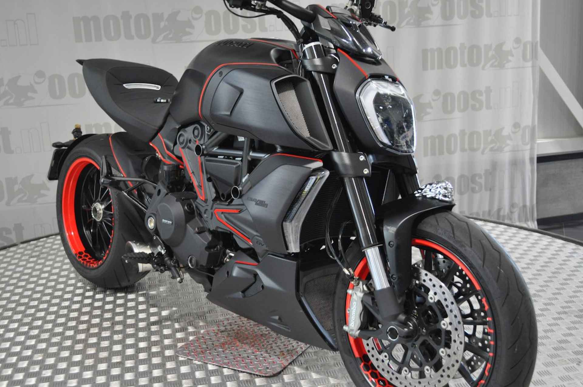 DUCATI Diavel 1260 - 10/23