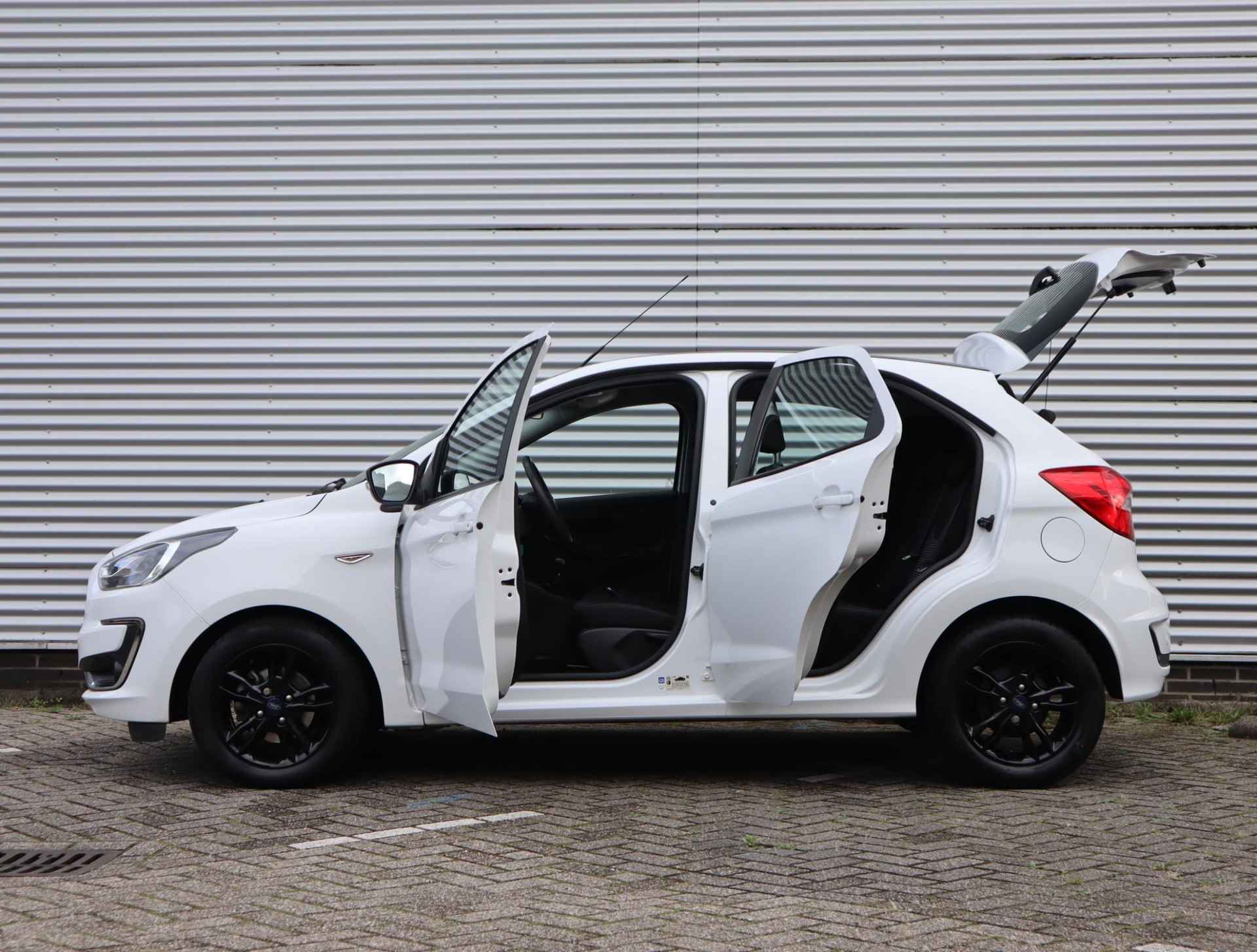 Ford Ka+ 1.2 Trend Ultimate White | Dealer onderhouden | Zeer nette auto | Bluetooth | 15" Lichtmetalen velgen | Parkeersensoren achter | Elektrisch inklapbare buitenspiegels | - 40/51