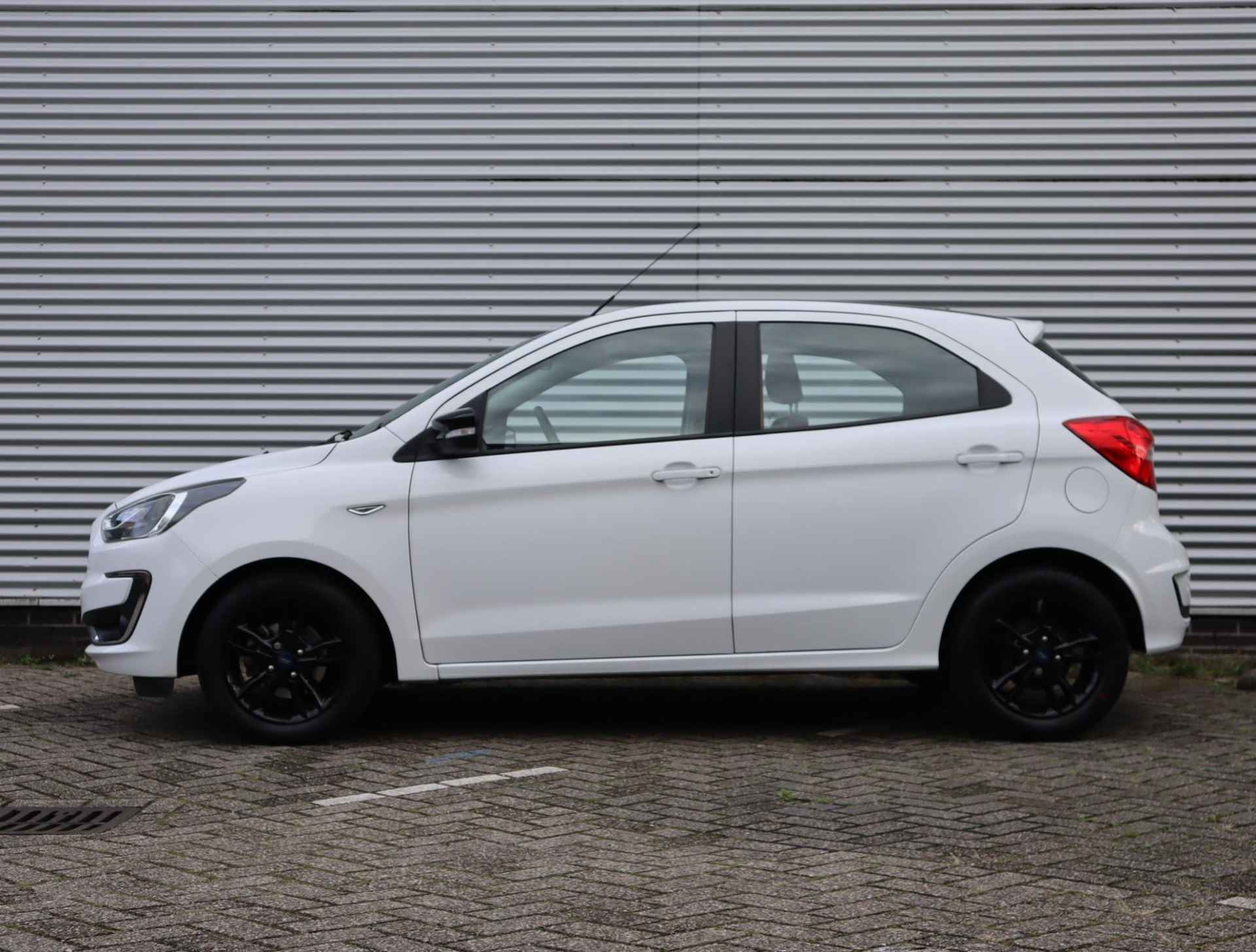 Ford Ka+ 1.2 Trend Ultimate White | Dealer onderhouden | Zeer nette auto | Bluetooth | 15" Lichtmetalen velgen | Parkeersensoren achter | Elektrisch inklapbare buitenspiegels | - 41/51