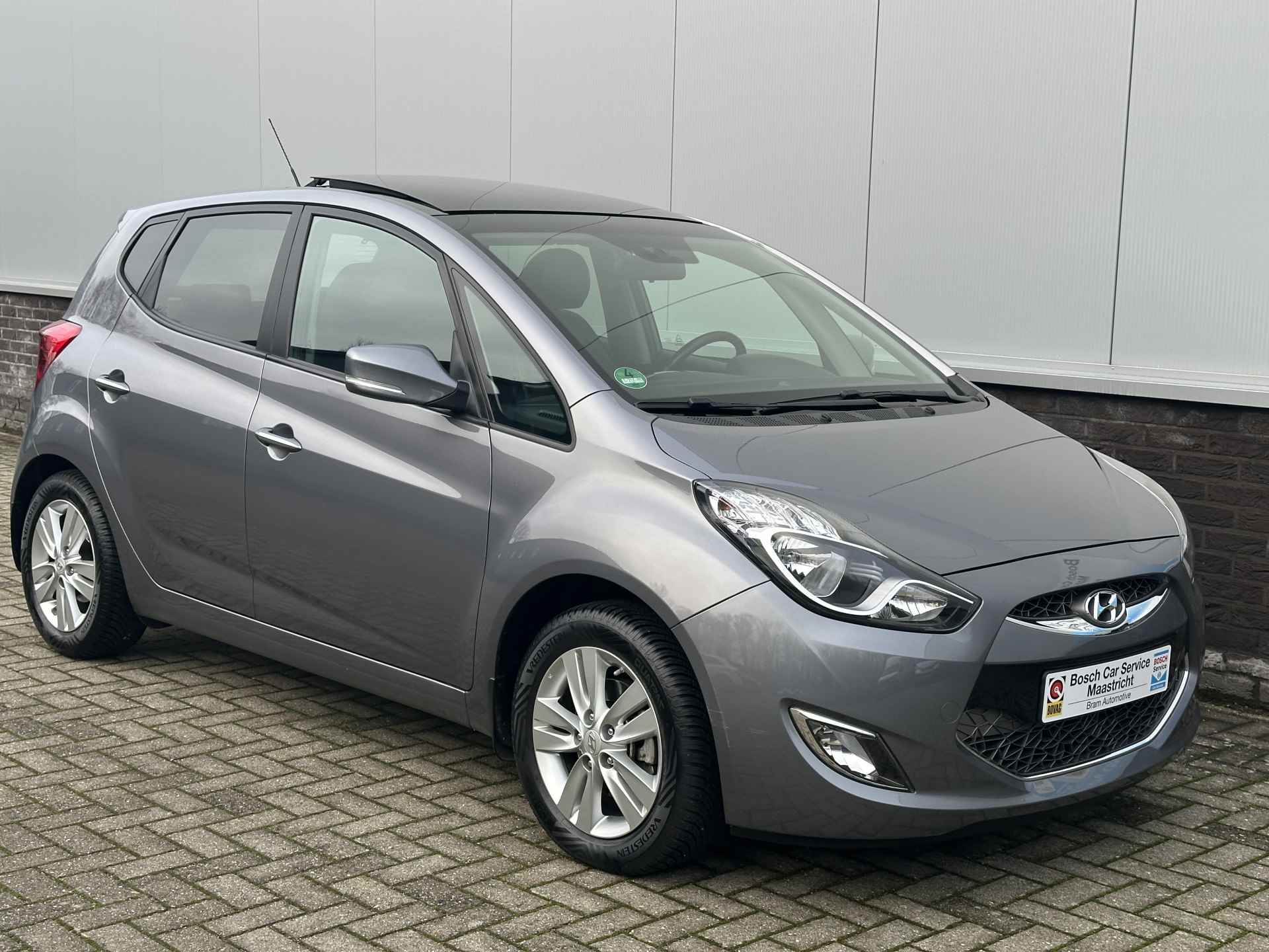 Hyundai ix20 1.6i PREMIUM | Autom. | Leer | Panorama | Weinig kilometers | Cruise & Climate control | Navigatie | Blue-tooth | - 3/28