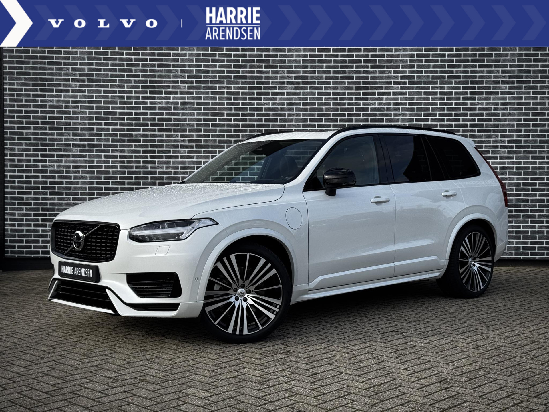 Volvo XC90 2.0 T8 Plug-in hybrid AWD Ultra Dark | Luchtvering| Bowers en Wilkins audio | 360 camera | Geventileerde stoelen met nappa leder |