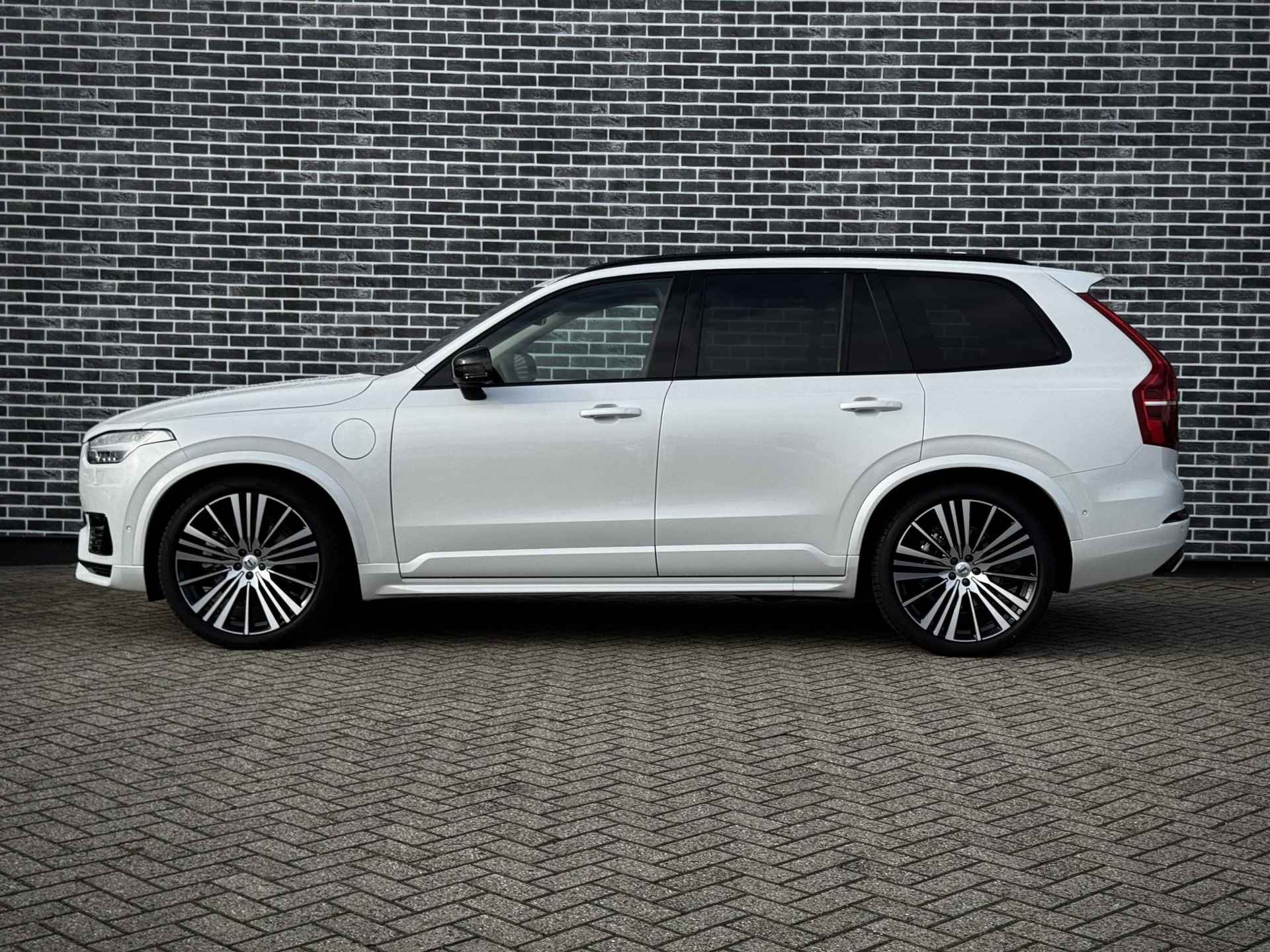 Volvo XC90 2.0 T8 Plug-in hybrid AWD Ultra Dark | Luchtvering| Bowers en Wilkins audio | 360 camera | Geventileerde stoelen met nappa leder | - 5/25