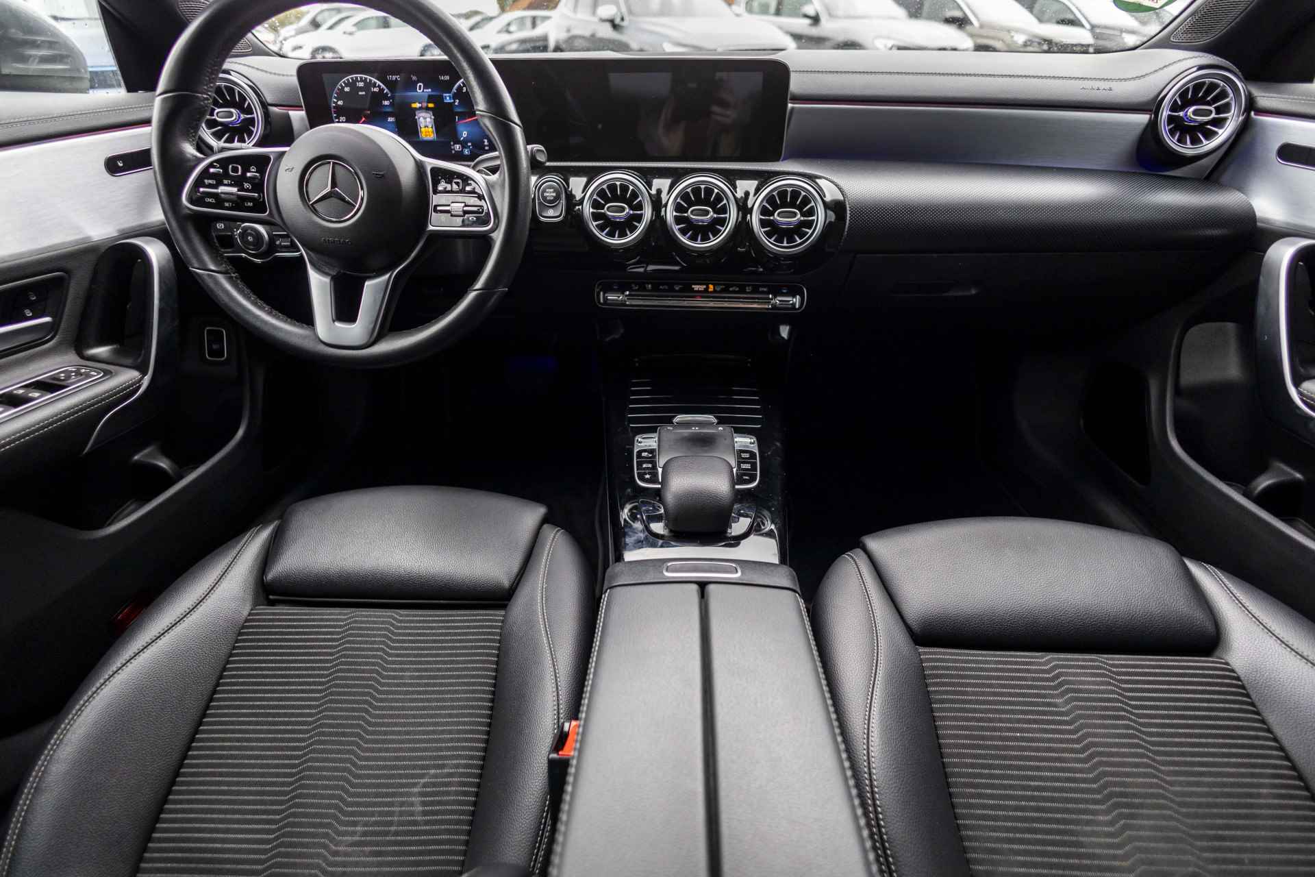 Mercedes-Benz CLA-Klasse 180 Business Solution | NL Auto | Carplay | Keyless | DAB | Stoelverw. - 38/45