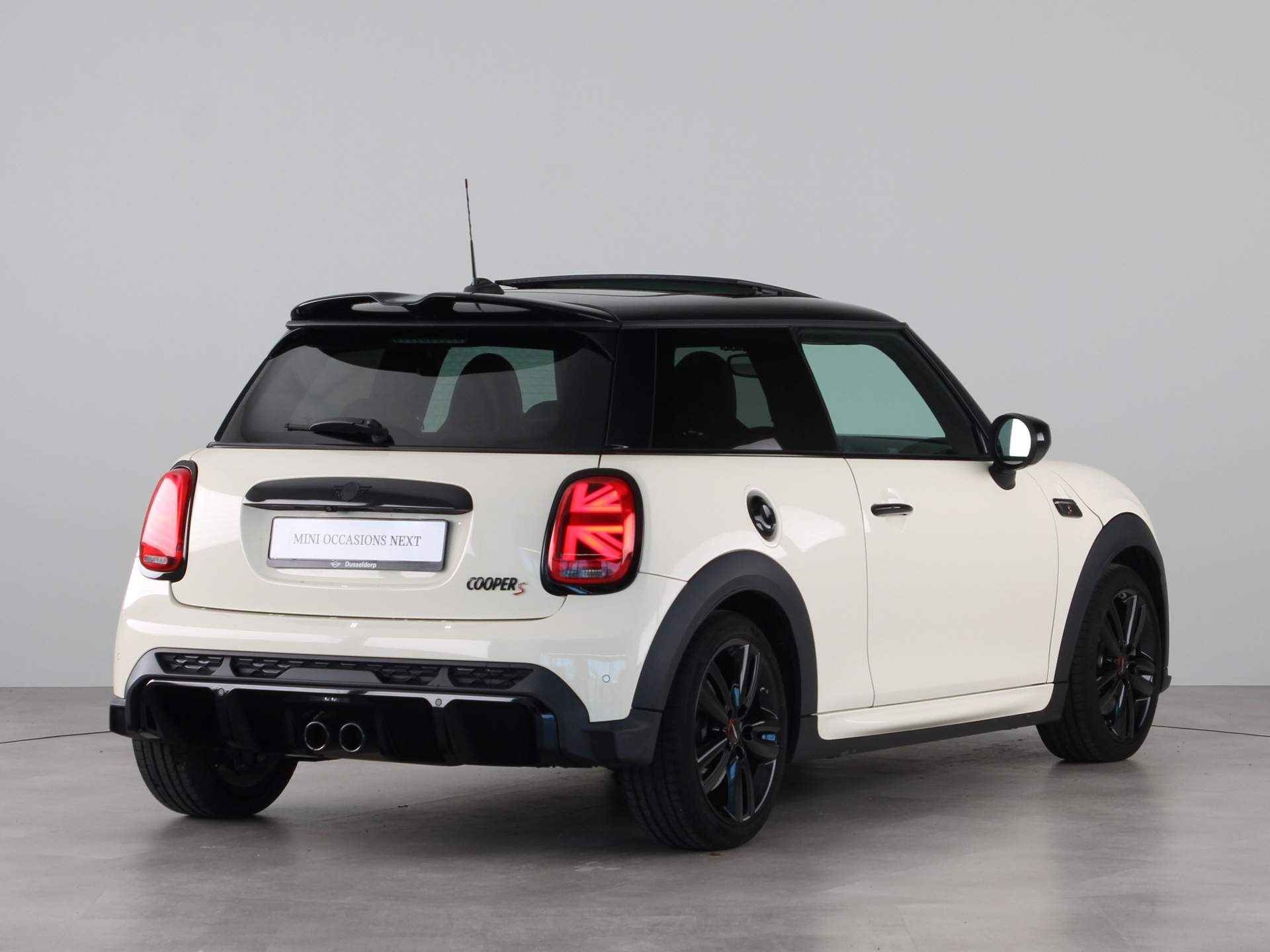 MINI 3-deurs Cooper S JCW-Trim Aut. - 11/26