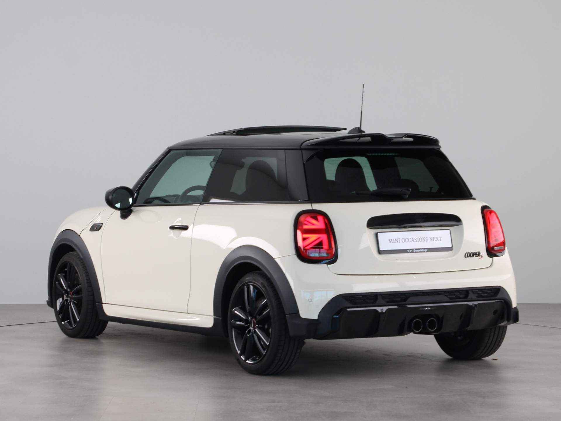 MINI 3-deurs Cooper S JCW-Trim Aut. - 13/26