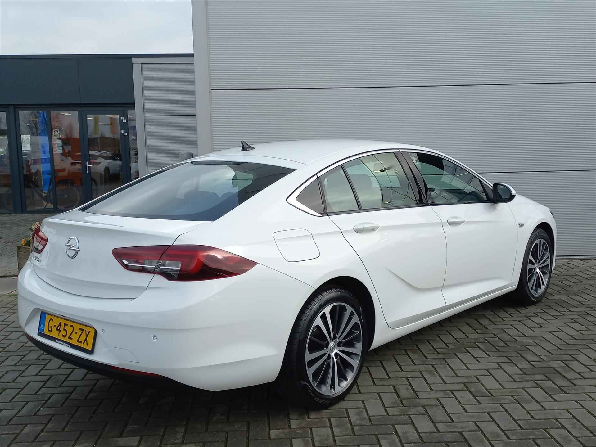 Opel Insignia Grand Sport 1.5T 165pk Business Executive Automaat | Climate control | Navigatie | 18" Lm velgen | Leer | Winterpack - 5/43