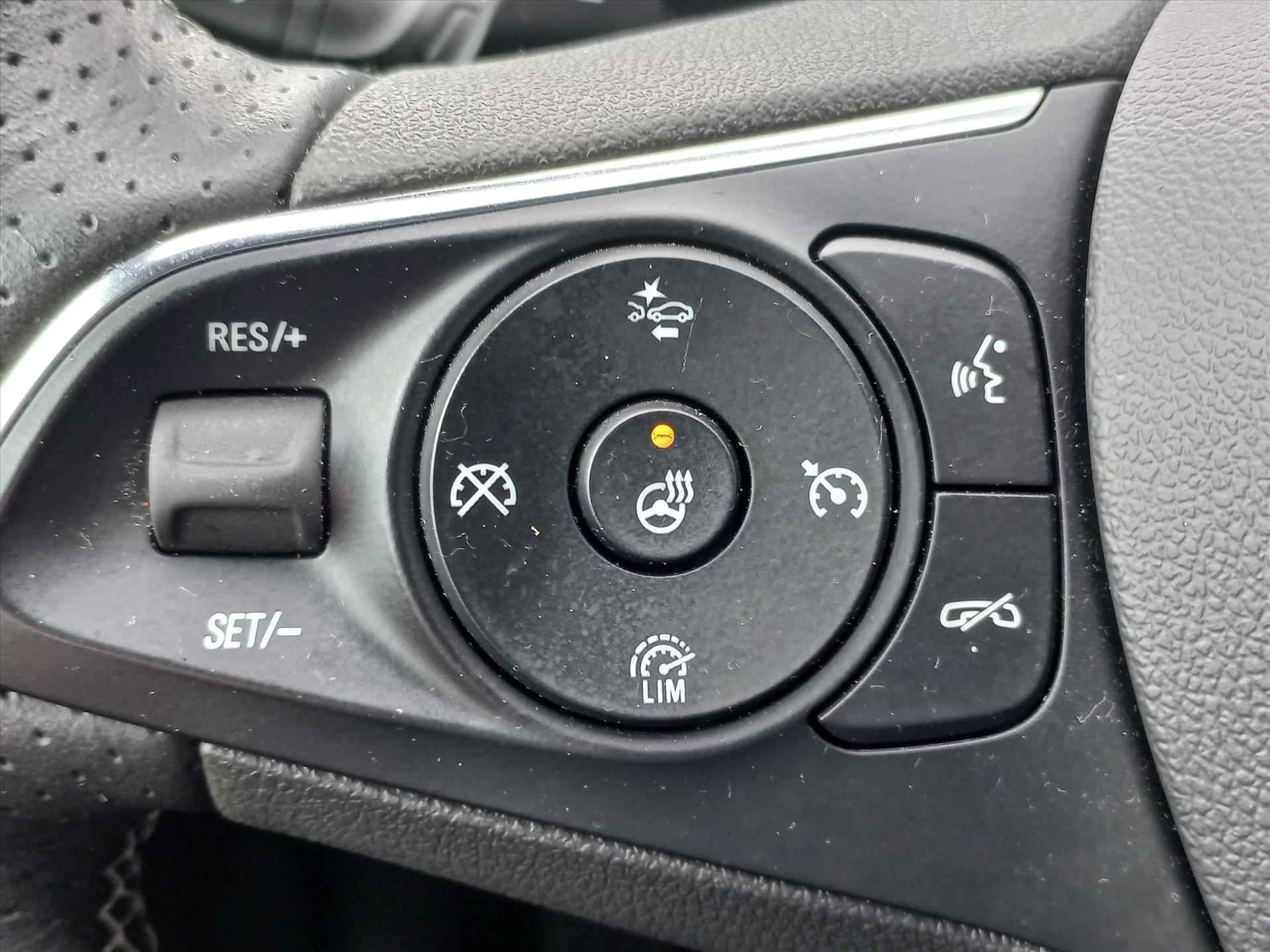 Opel Insignia Grand Sport 1.5T 165pk Business Executive Automaat | Climate control | Navigatie | 18" Lm velgen | Leer | Winterpack - 16/43