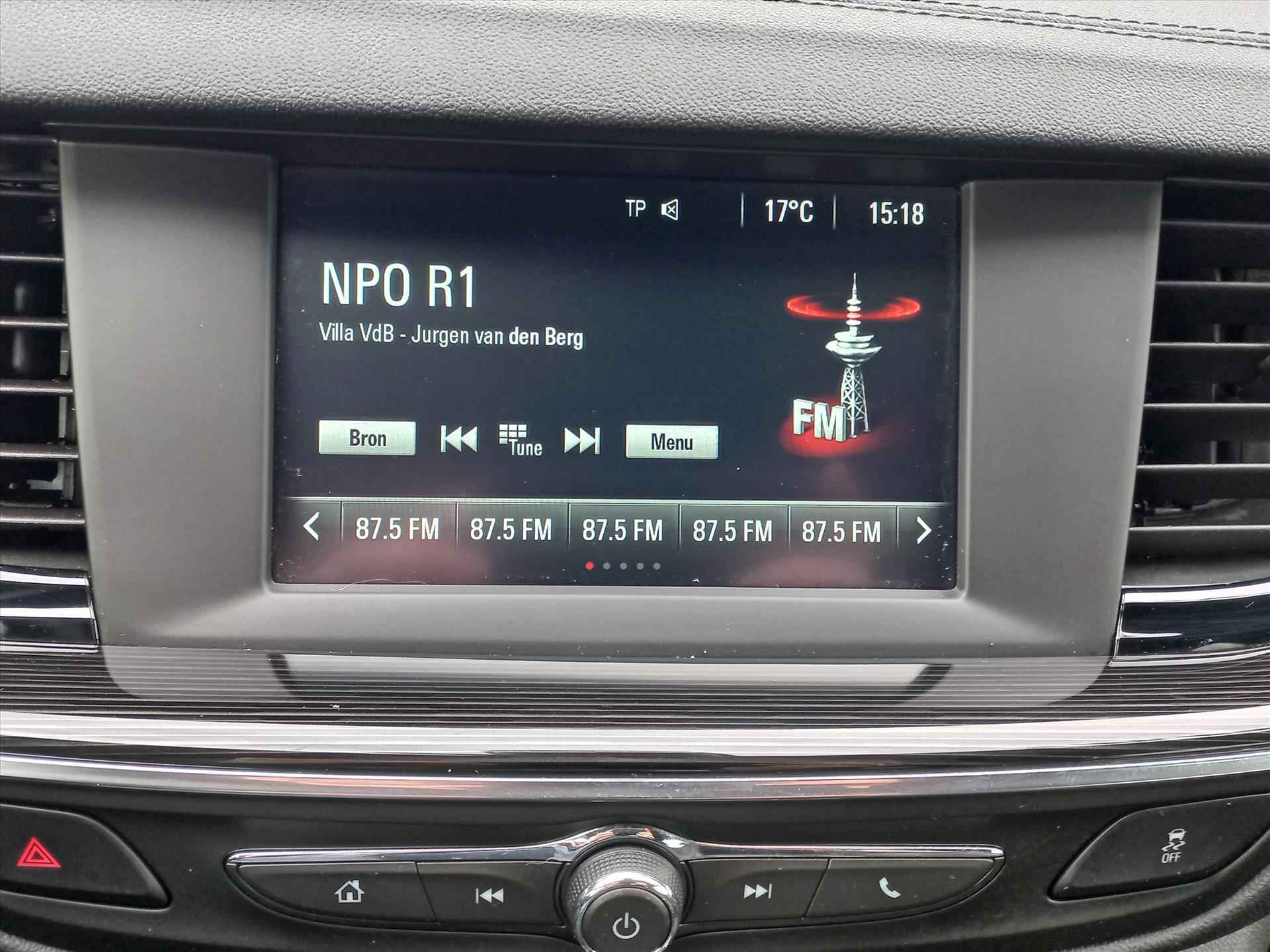 Opel Insignia Grand Sport 1.5T 165pk Business Executive Automaat | Climate control | Navigatie | 18" Lm velgen | Leer | Winterpack - 30/43