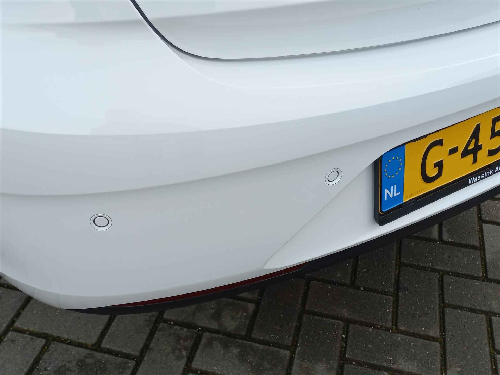 Opel Insignia Grand Sport 1.5T 165pk Business Executive Automaat | Climate control | Navigatie | 18" Lm velgen | Leer | Winterpack - 32/43