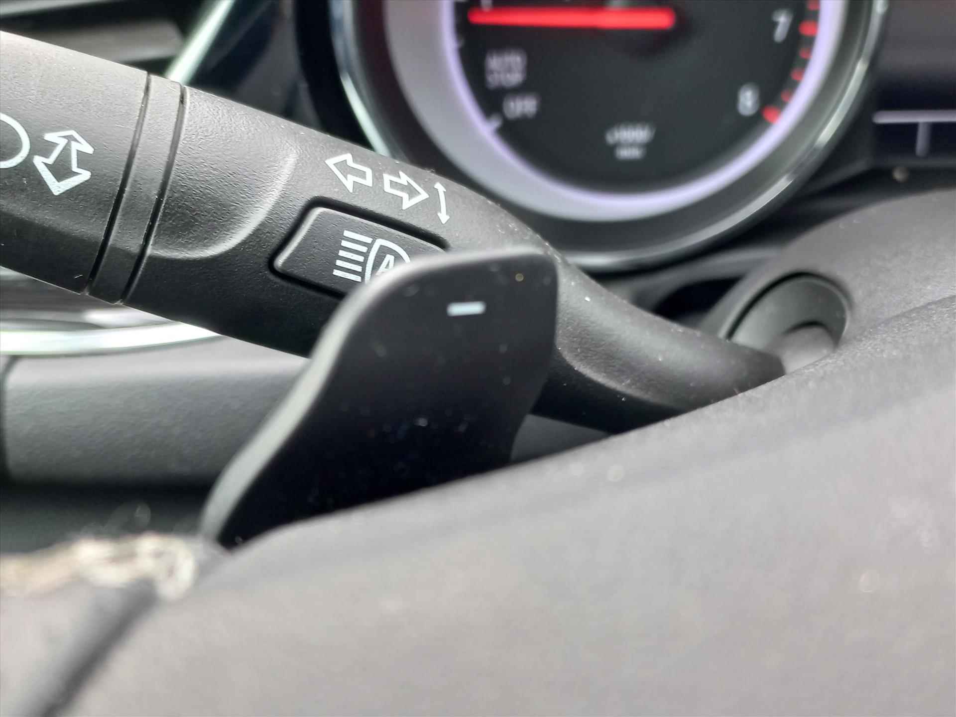 Opel Insignia Grand Sport 1.5T 165pk Business Executive Automaat | Climate control | Navigatie | 18" Lm velgen | Leer | Winterpack - 37/43
