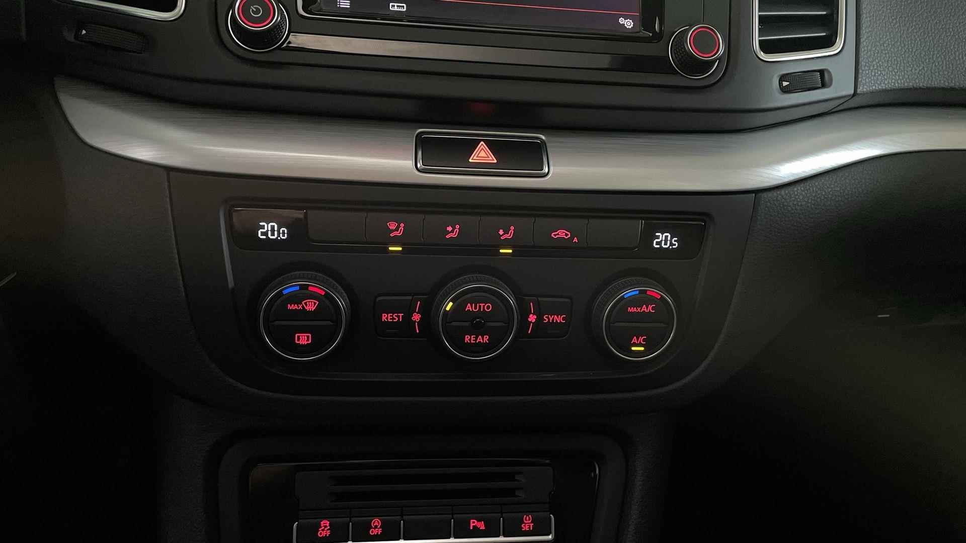 Volkswagen Sharan 1.4 TSI 150PK DSG 7p Exclusive Series Panoramadak Navigatie - 20/24