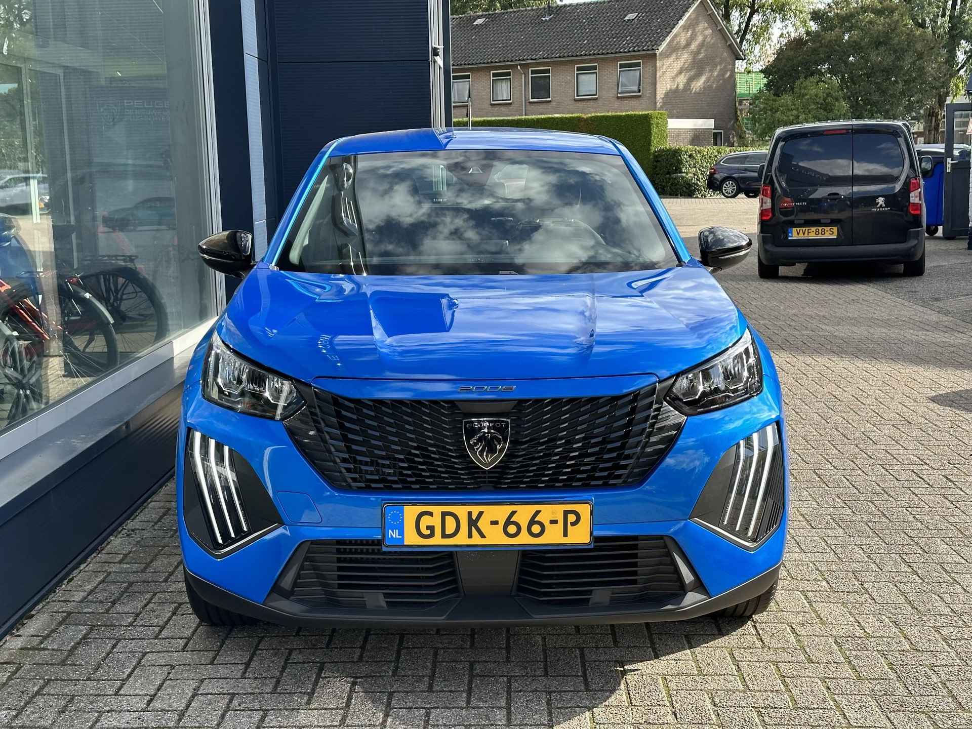 Peugeot 2008 1.2 Turbo 100 PK Pack Edition | € 4.000,- Demo korting | Stoelverwarming | Cruise Control | Climate Control | LED koplampen | 2024 Demo auto | Parkeersensoren | Navigatie via Apple Carplay of Android auto | Nieuwste Model - 2/50