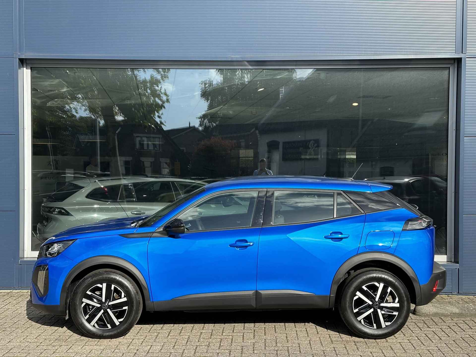 Peugeot 2008 1.2 Turbo 100 PK Pack Edition | € 4.000,- Demo korting | Stoelverwarming | Cruise Control | Climate Control | LED koplampen | 2024 Demo auto | Parkeersensoren | Navigatie via Apple Carplay of Android auto | Nieuwste Model - 3/50