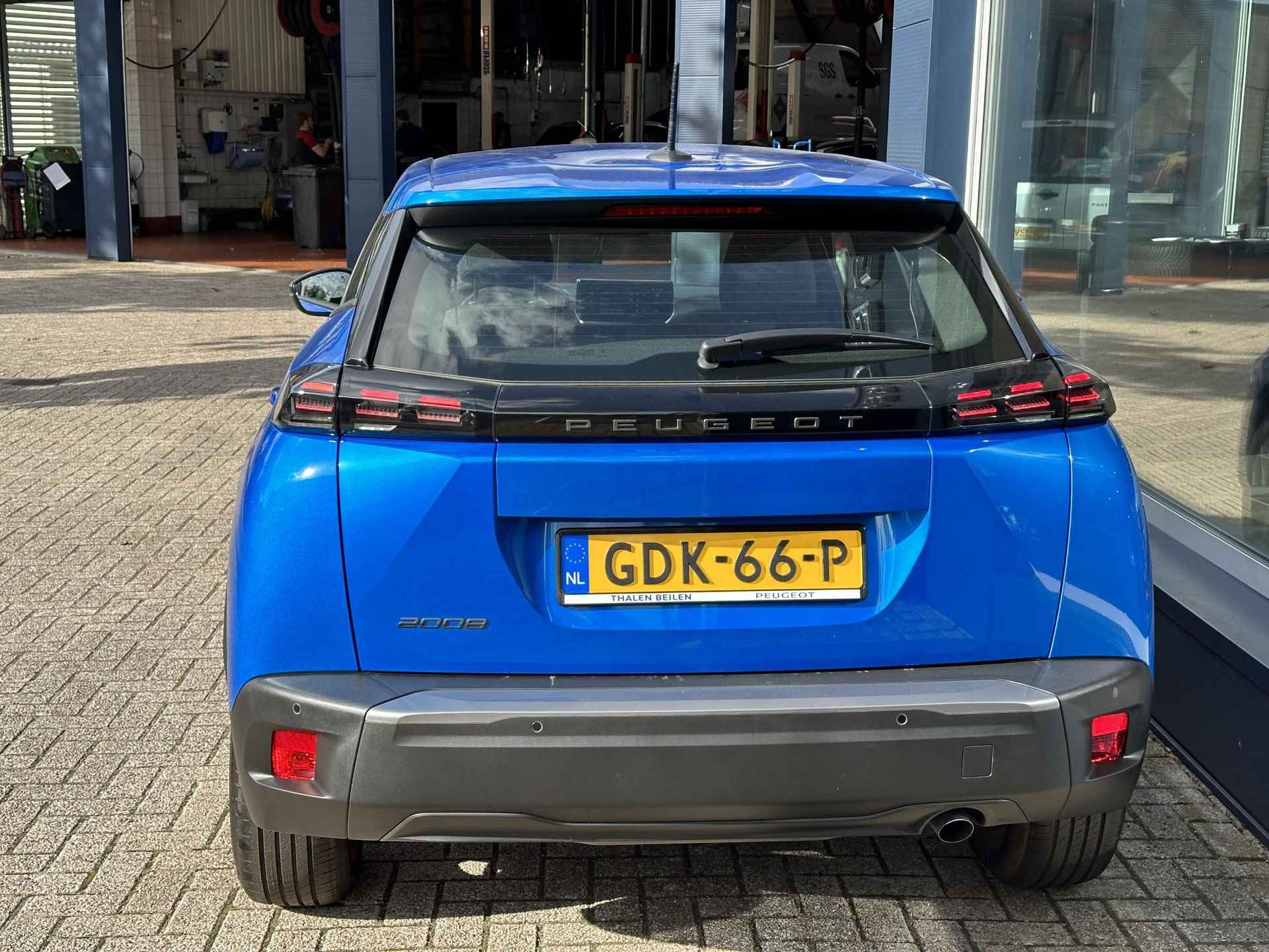 Peugeot 2008 1.2 Turbo 100 PK Pack Edition | € 4.000,- Demo korting | Stoelverwarming | Cruise Control | Climate Control | LED koplampen | 2024 Demo auto | Parkeersensoren | Navigatie via Apple Carplay of Android auto | Nieuwste Model - 5/50