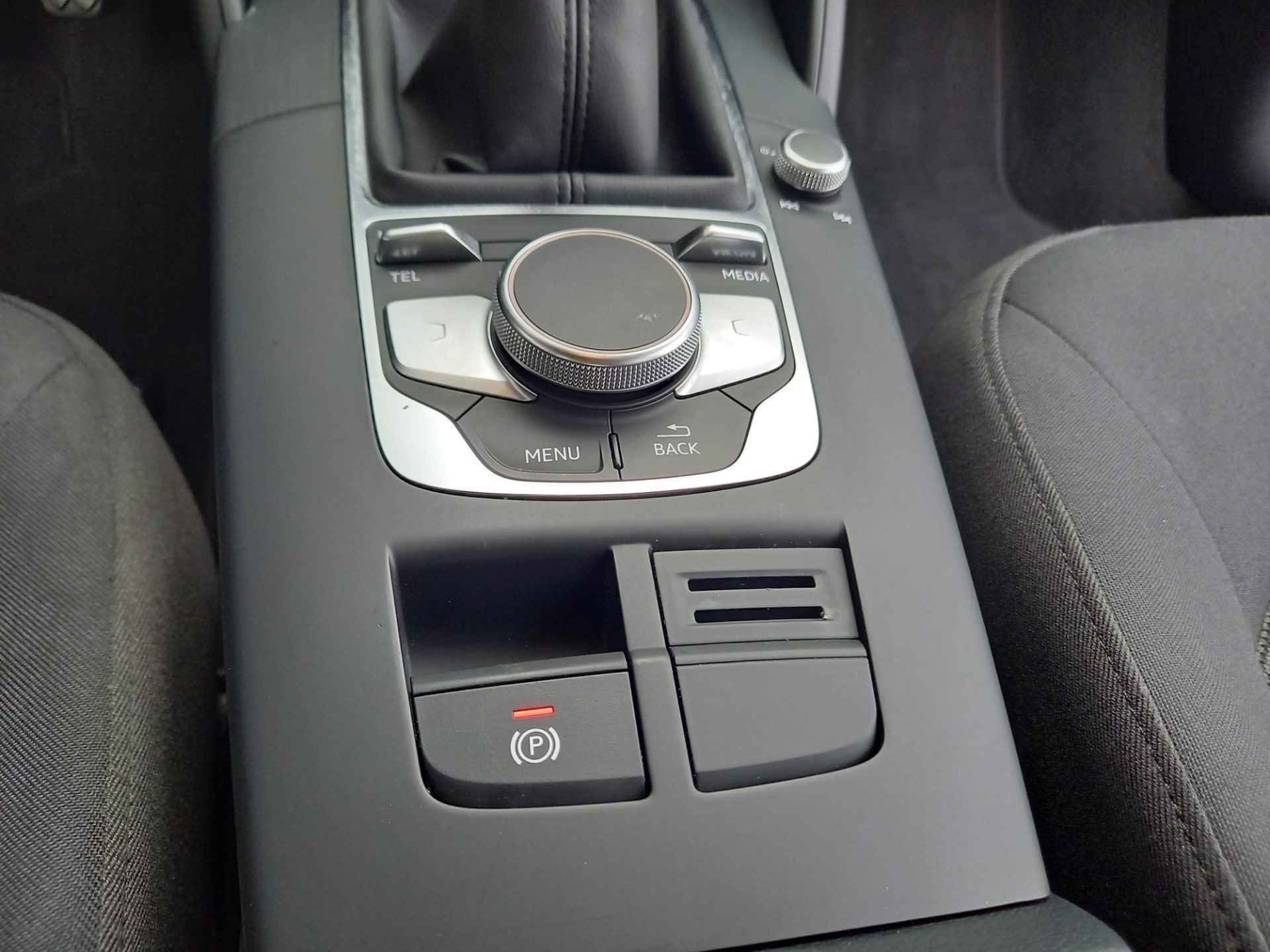 Audi A3 Sportback 30 TFSI Pro Line - NAVI - PDC - LED - XENON - CRUISE - NL AUTO - 1 EIGENAAR - 19/28