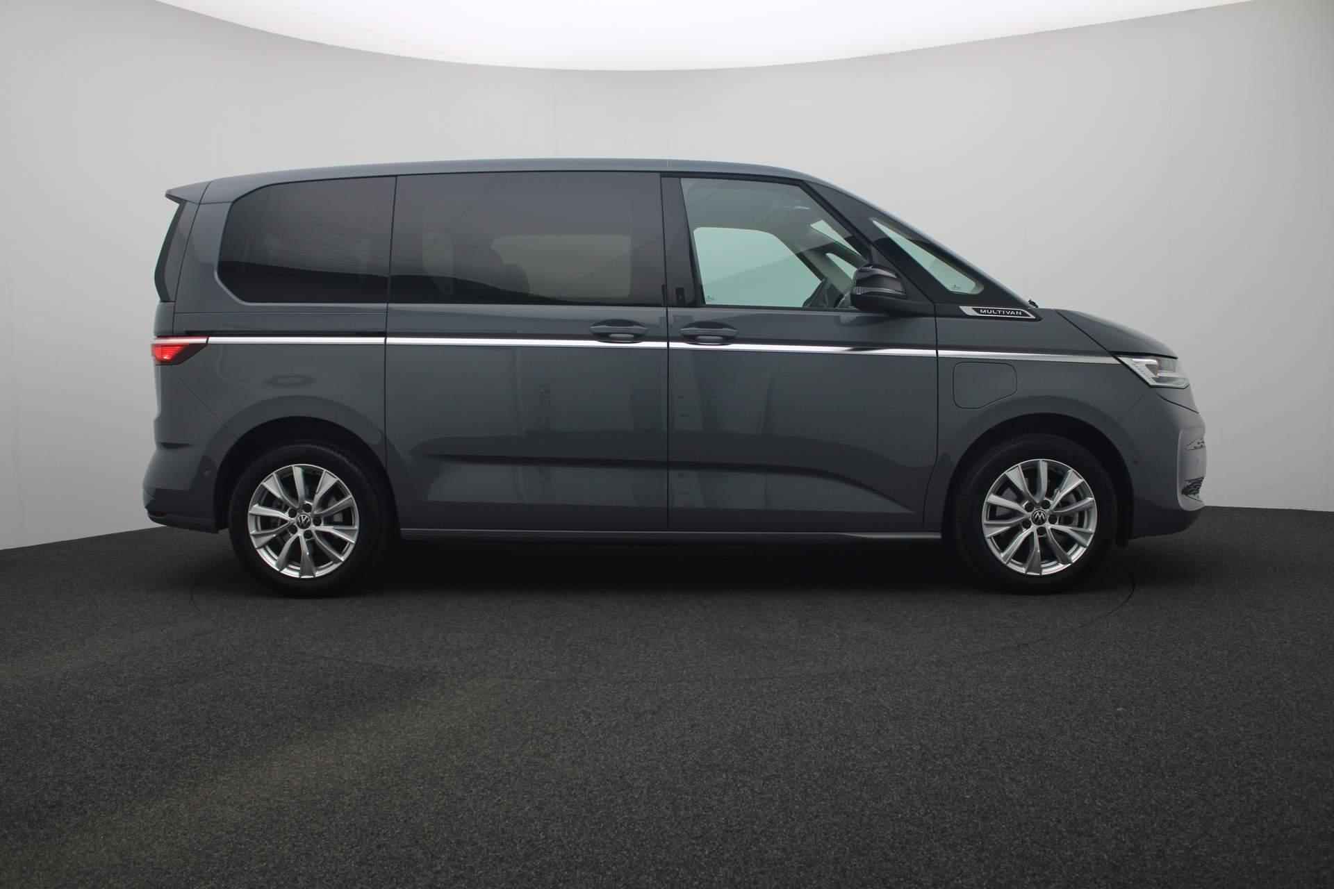 Volkswagen Multivan 7 pers. 1.4 218PK DSG eHybrid L1H1 Style | Trekhaak | Elektr. schuifdeuren | IQ Light | Parkeersensoren voor/achter | Navi | Leder/alcantara - 23/48