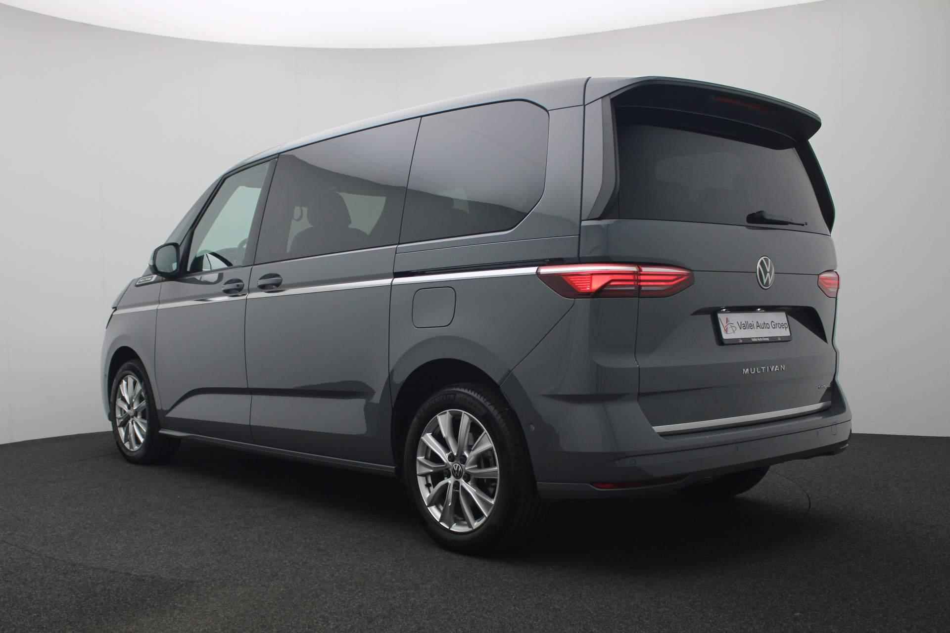 Volkswagen Multivan 7 pers. 1.4 218PK DSG eHybrid L1H1 Style | Trekhaak | Elektr. schuifdeuren | IQ Light | Parkeersensoren voor/achter | Navi | Leder/alcantara - 39/48