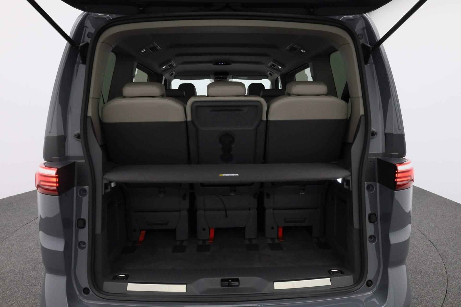 Volkswagen Multivan 7 pers. 1.4 218PK DSG eHybrid L1H1 Style | Trekhaak | Elektr. schuifdeuren | IQ Light | Parkeersensoren voor/achter | Navi | Leder/alcantara - 47/48