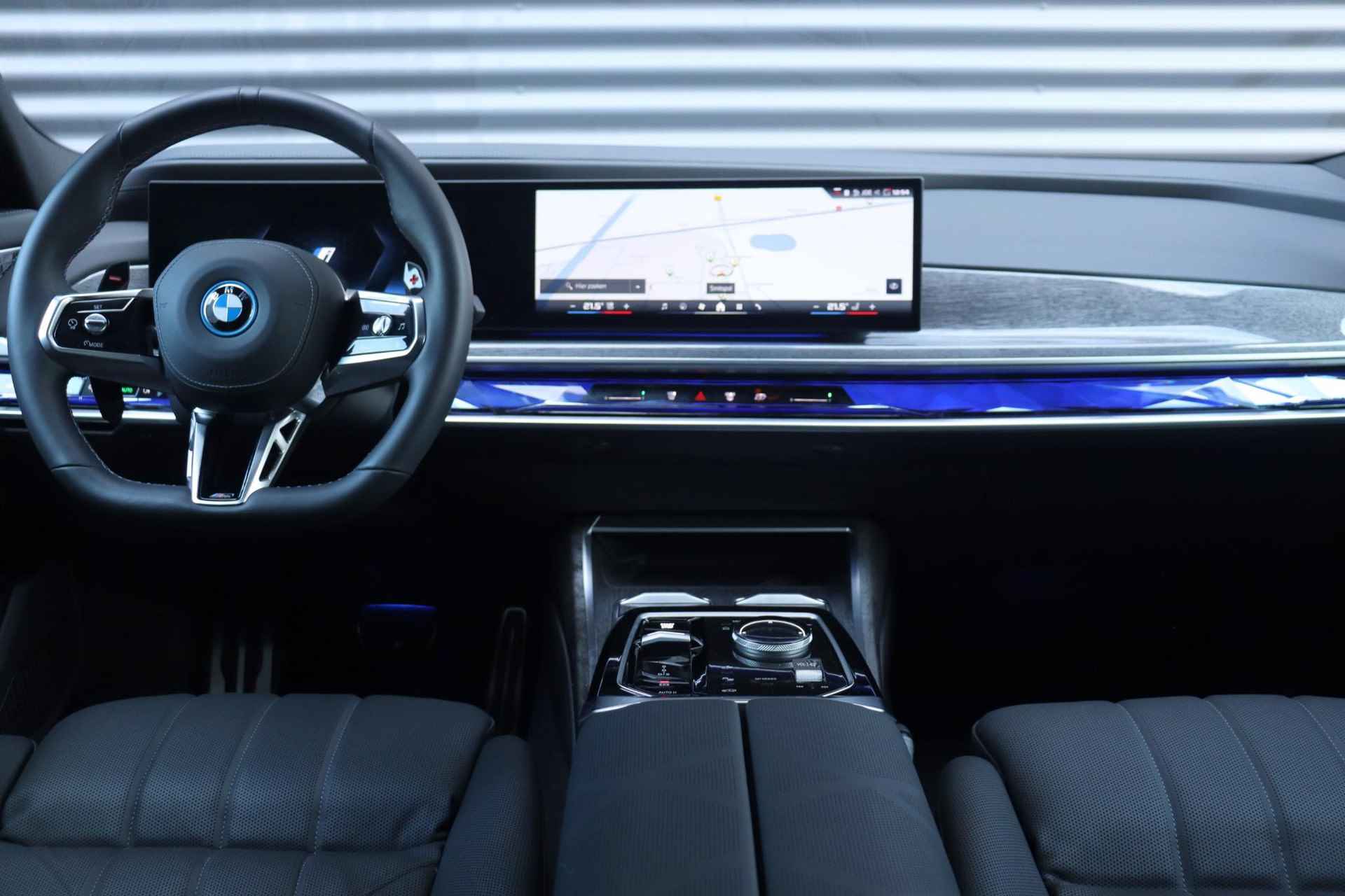 BMW 7-serie M760e xDrive | High Executive | M Performance Pack | Trekhaak | Executive Drive Pro | Innovation Pack | Sky Lounge | Elektr. Deuren | Active Steering | Bowers & Wilkins Diamond Surround Sound | 21''LMV - 13/47