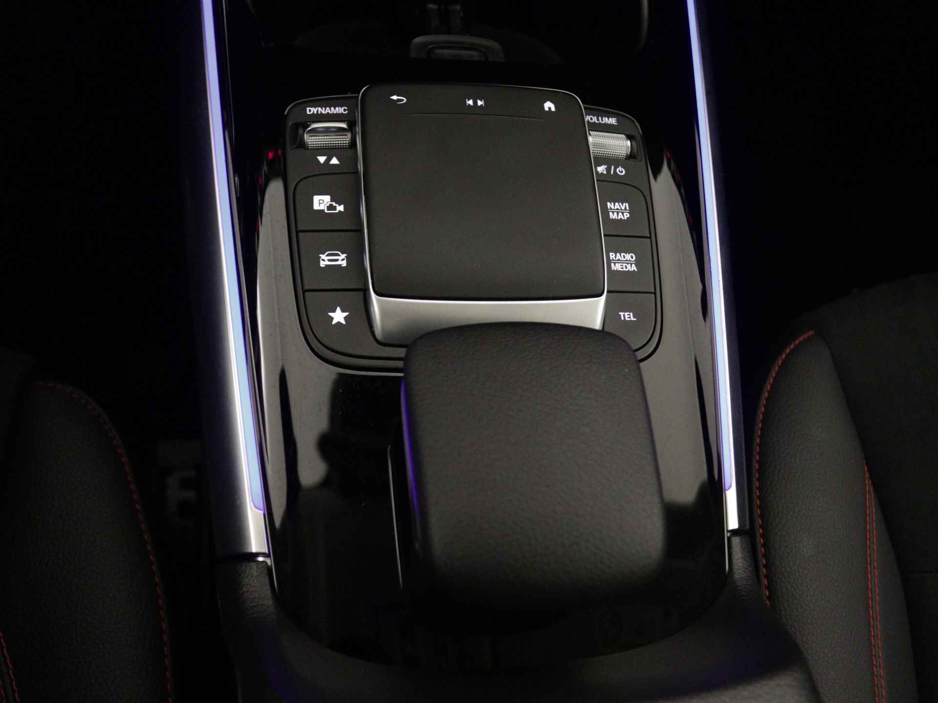 Mercedes-Benz B-Klasse 250 e AMG Line Limited | Panoramadak | Sfeerverlichting | Apple Carplay | Elektrische Achterklep | Inclusief 24 maanden MB Certified garantie voor Europa. - 12/44