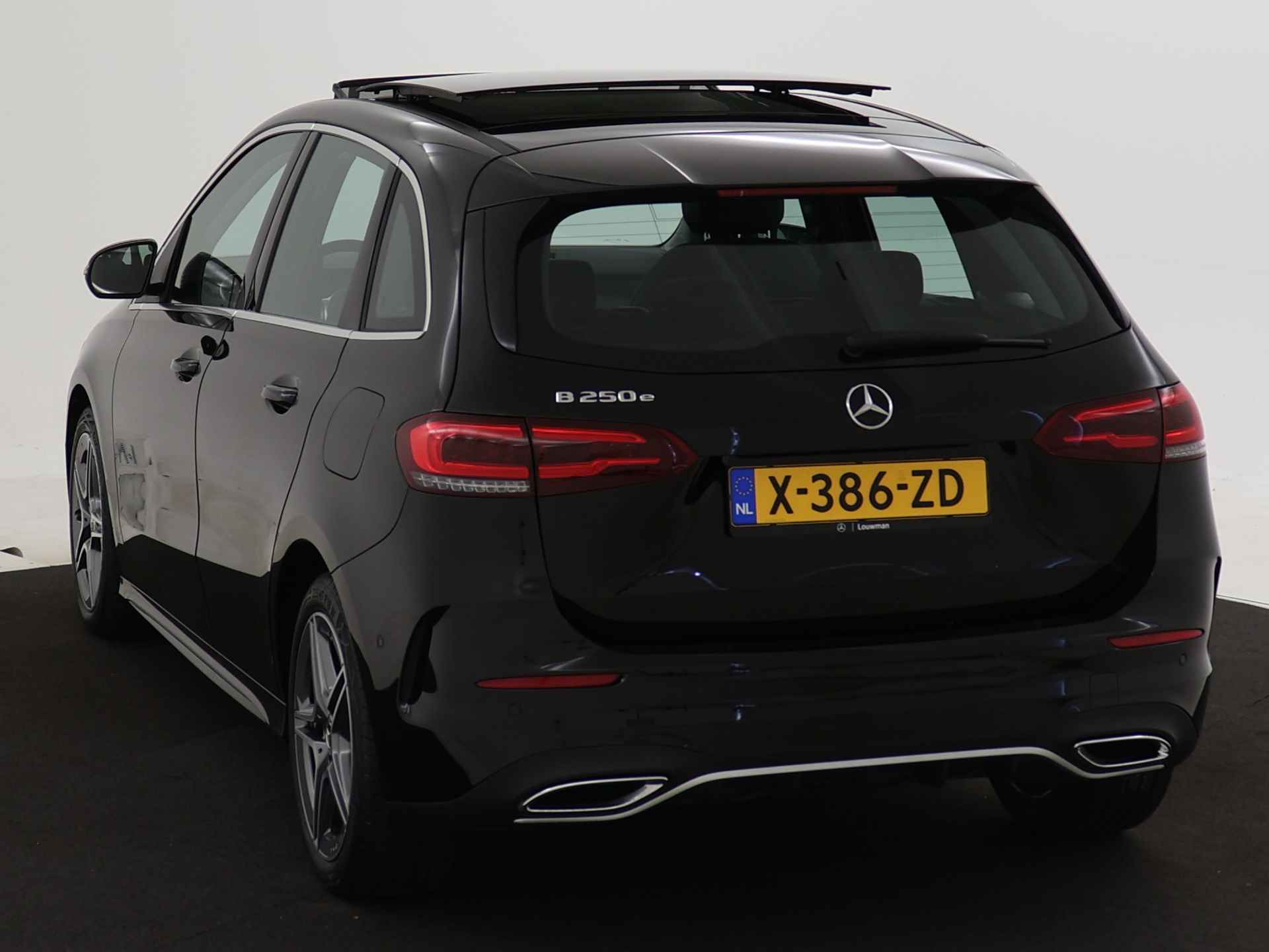 Mercedes-Benz B-Klasse 250 e AMG Line Limited | Panoramadak | Sfeerverlichting | Apple Carplay | Elektrische Achterklep | Inclusief 24 maanden MB Certified garantie voor Europa. - 16/44