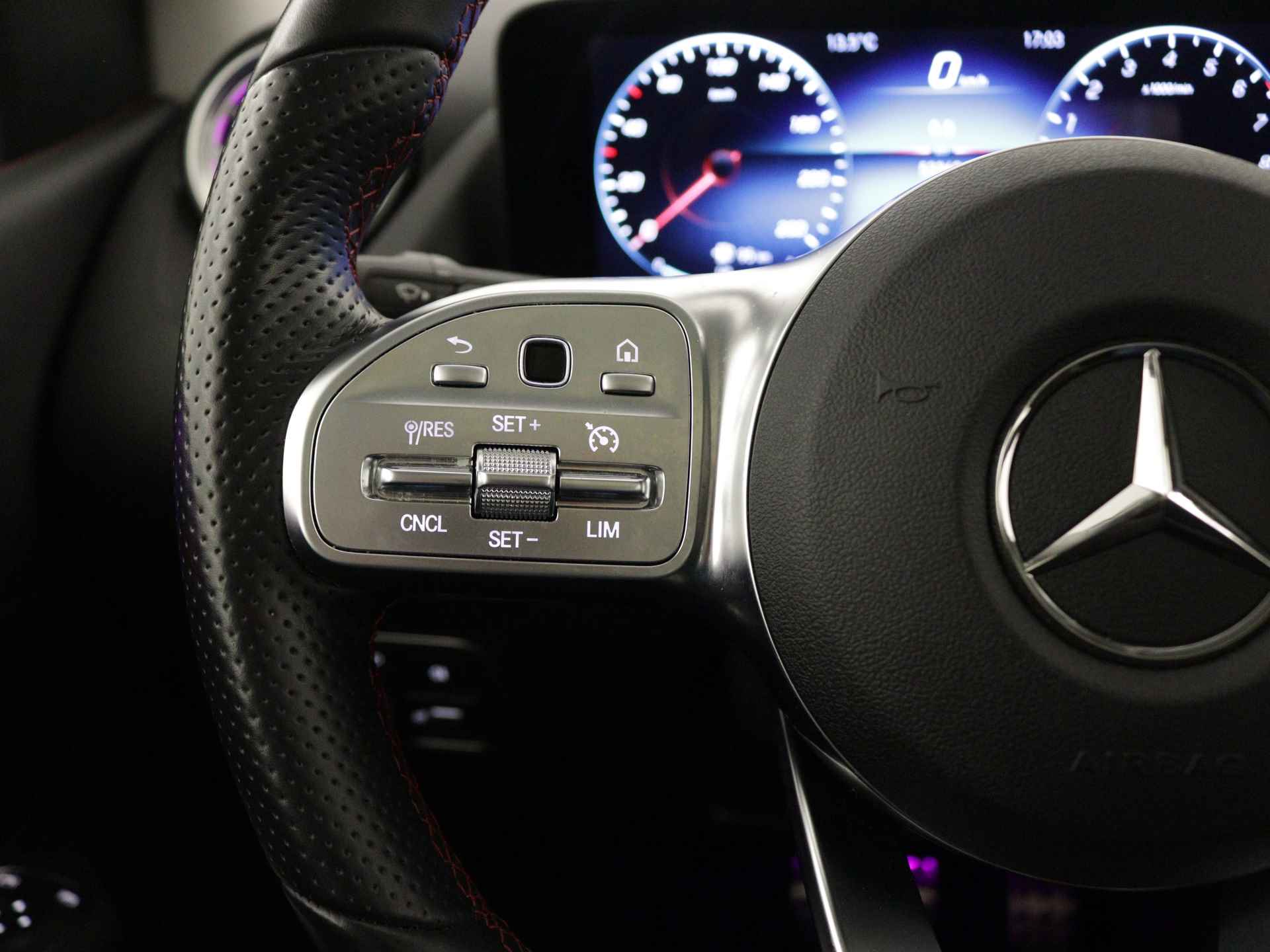 Mercedes-Benz B-Klasse 250 e AMG Line Limited | Panoramadak | Sfeerverlichting | Apple Carplay | Elektrische Achterklep | Inclusief 24 maanden MB Certified garantie voor Europa. - 22/44