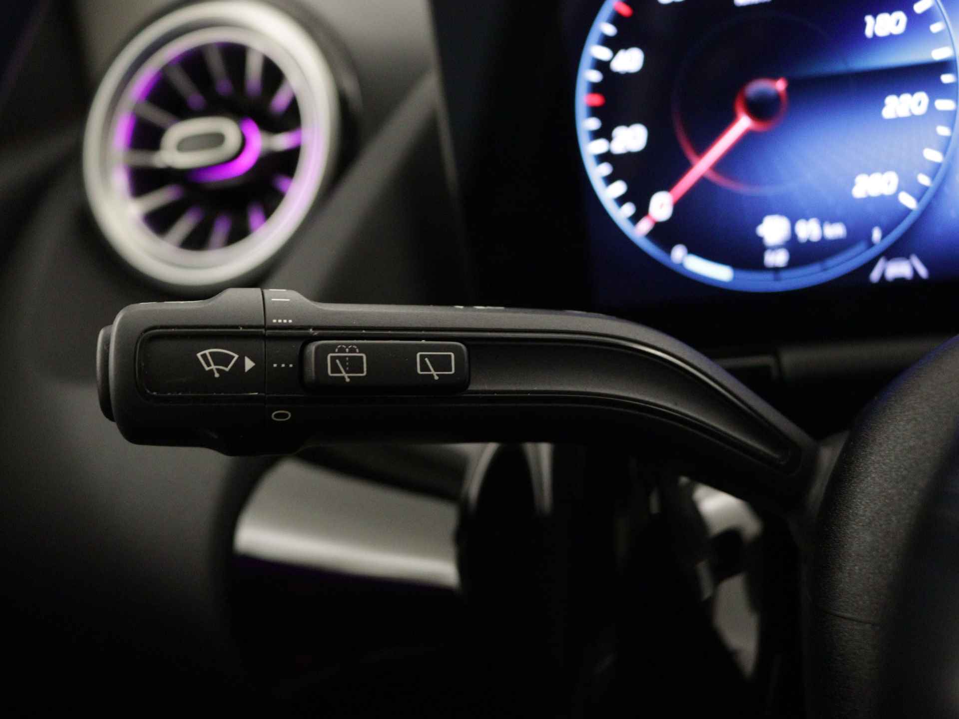 Mercedes-Benz B-Klasse 250 e AMG Line Limited | Panoramadak | Sfeerverlichting | Apple Carplay | Elektrische Achterklep | Inclusief 24 maanden MB Certified garantie voor Europa. - 24/44