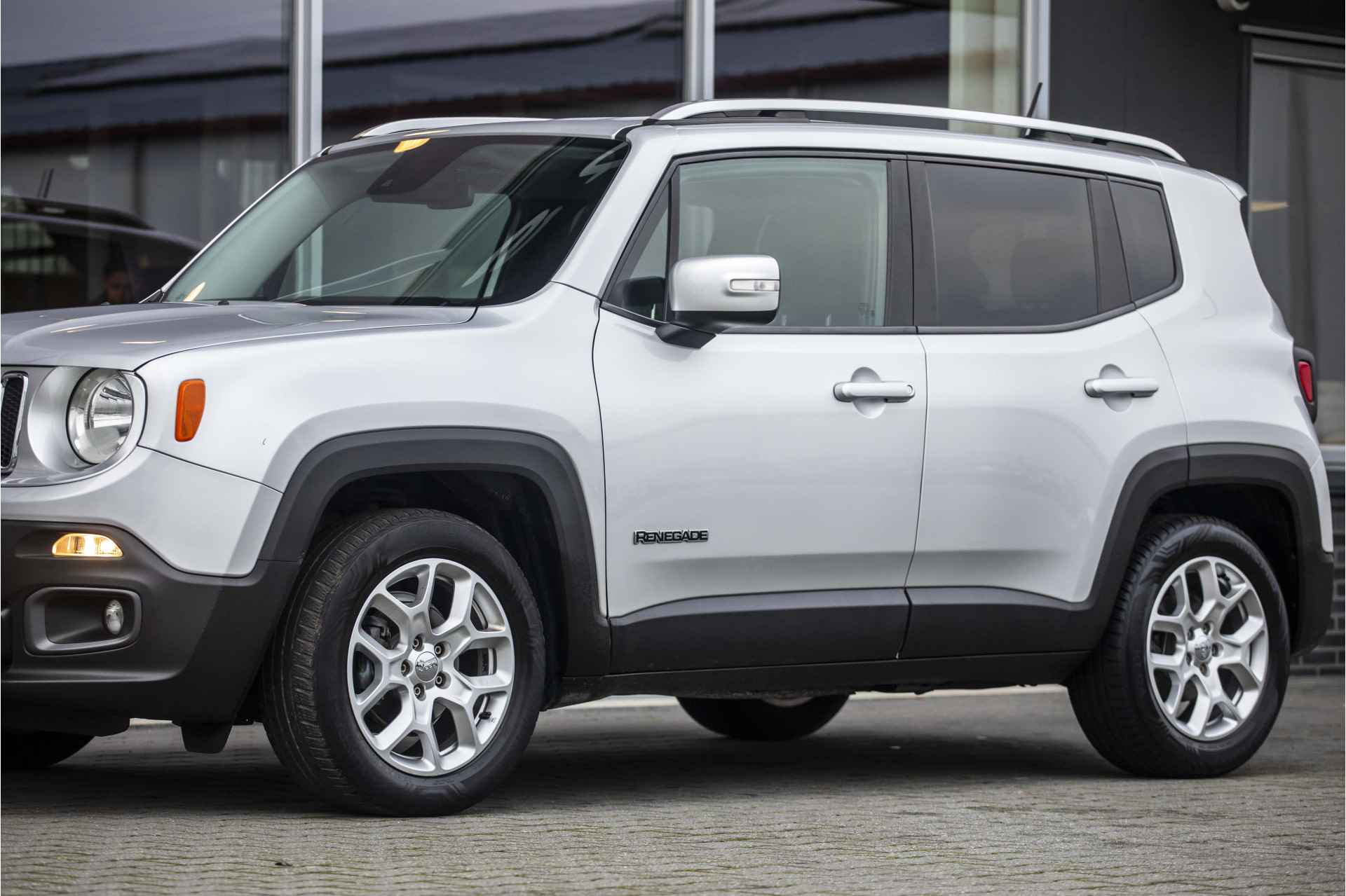 Jeep Renegade 1.4 MultiAir Limited | Trekhaak | NL Auto | Navi - 15/35