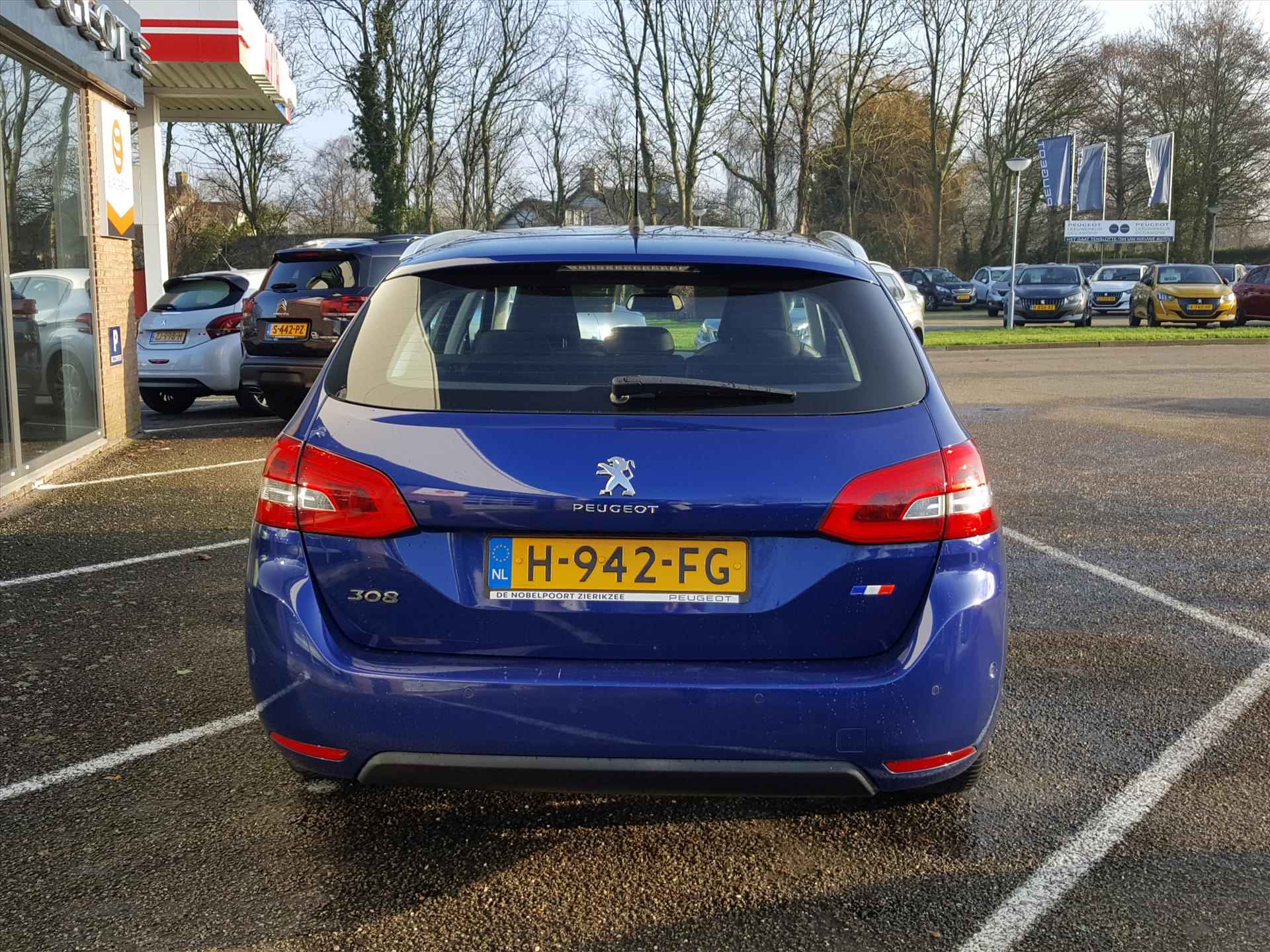 PEUGEOT 308 SW ALLURE 1.2 PureTech 130pk Navigatie | Bluetooth | AppleCarPlay & AndroidAuto | Parkeerhulp achter | Climate Control | 4Season Banden - 5/48