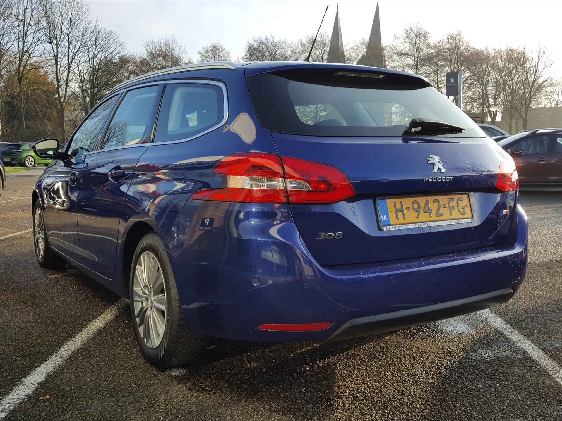 PEUGEOT 308 SW ALLURE 1.2 PureTech 130pk Navigatie | Bluetooth | AppleCarPlay & AndroidAuto | Parkeerhulp achter | Climate Control | 4Season Banden - 8/48