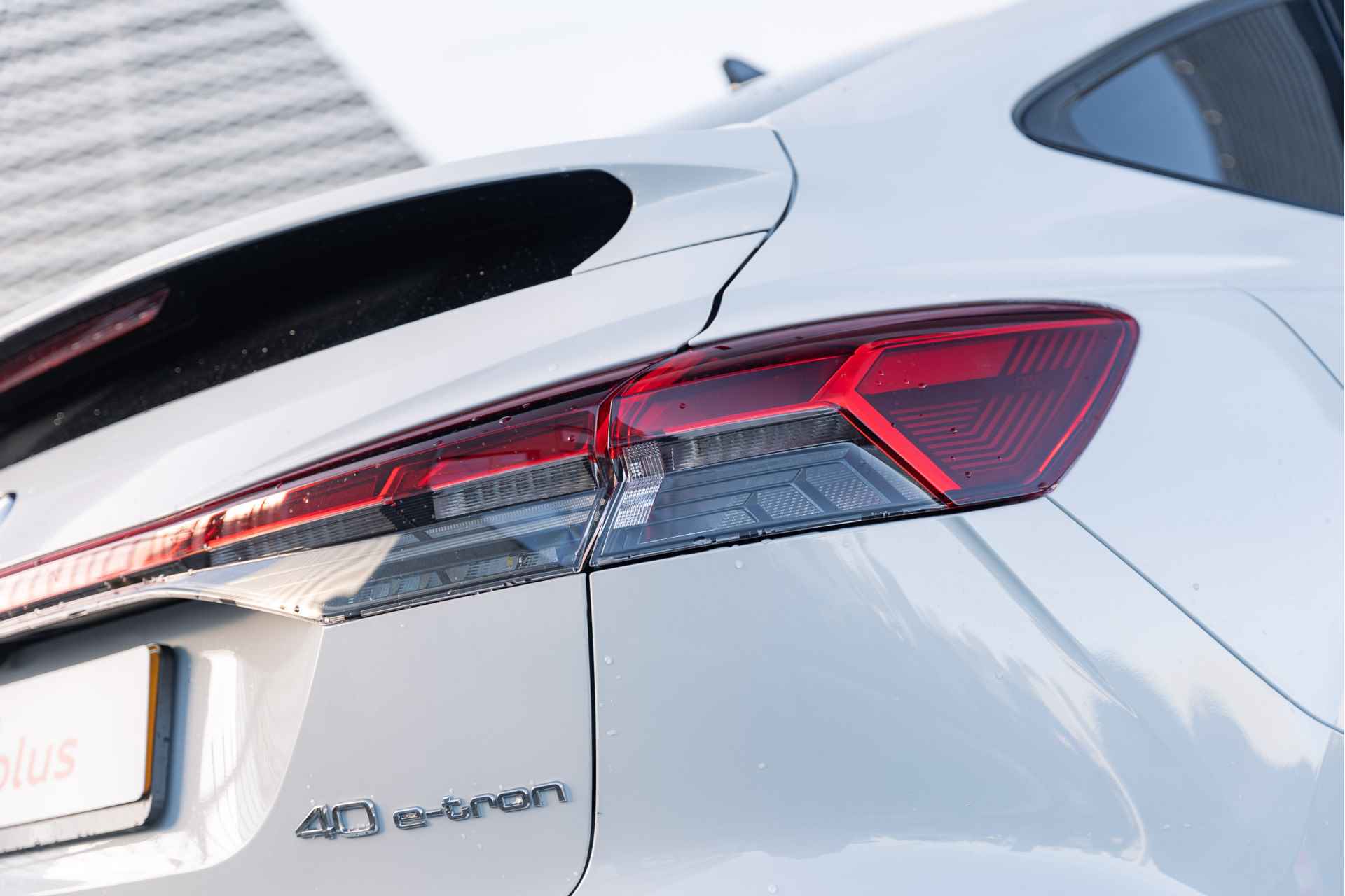 Audi Q4 Sportback e-tron 40 204PK S edition | 21" Velgen | SONOS | Head-Up Display | Adaptive Cruise Control | Optiekpakket Zwart | Privacy Glass | Matri - 17/40