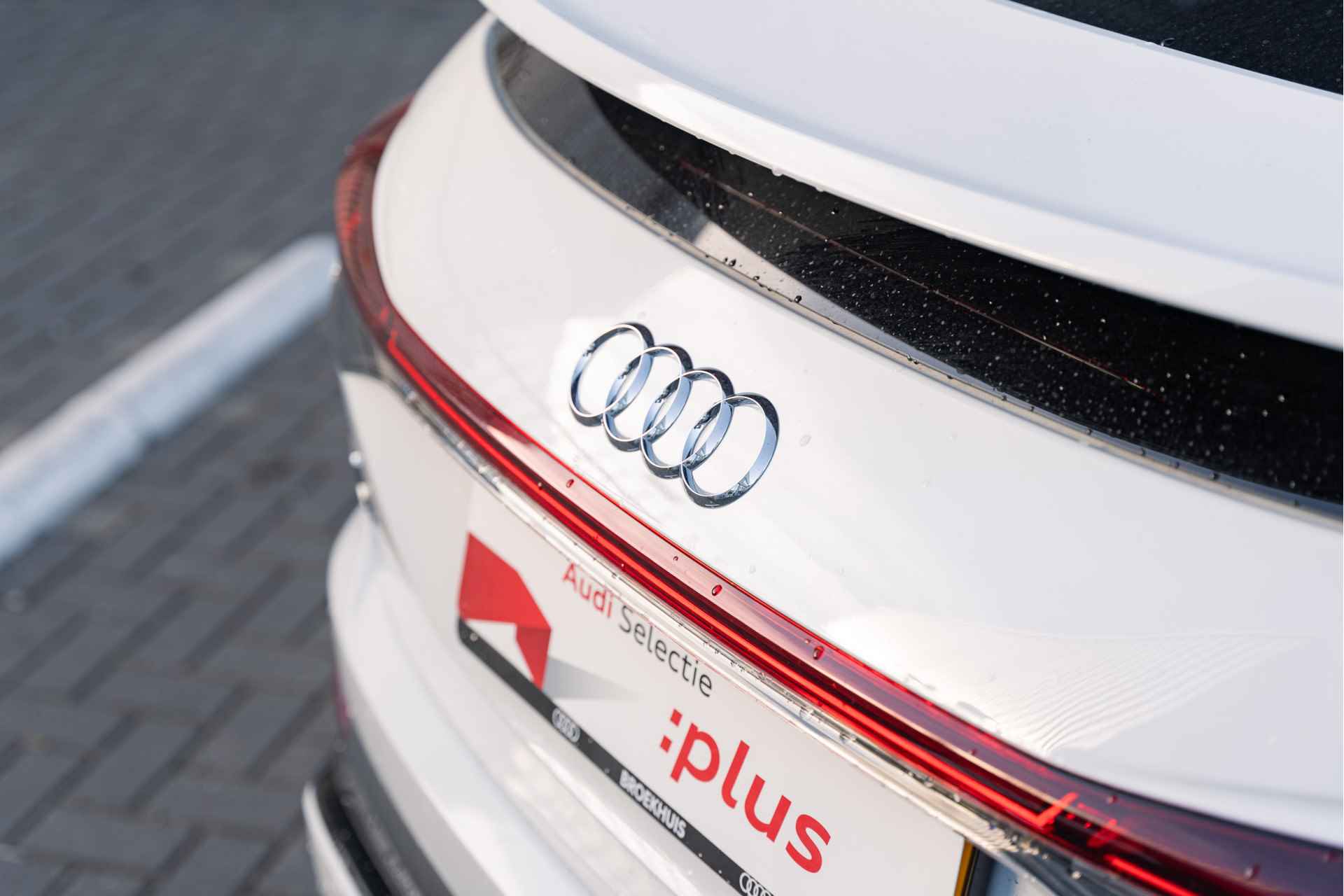 Audi Q4 Sportback e-tron 40 204PK S edition | 21" Velgen | SONOS | Head-Up Display | Adaptive Cruise Control | Optiekpakket Zwart | Privacy Glass | Matri - 18/40