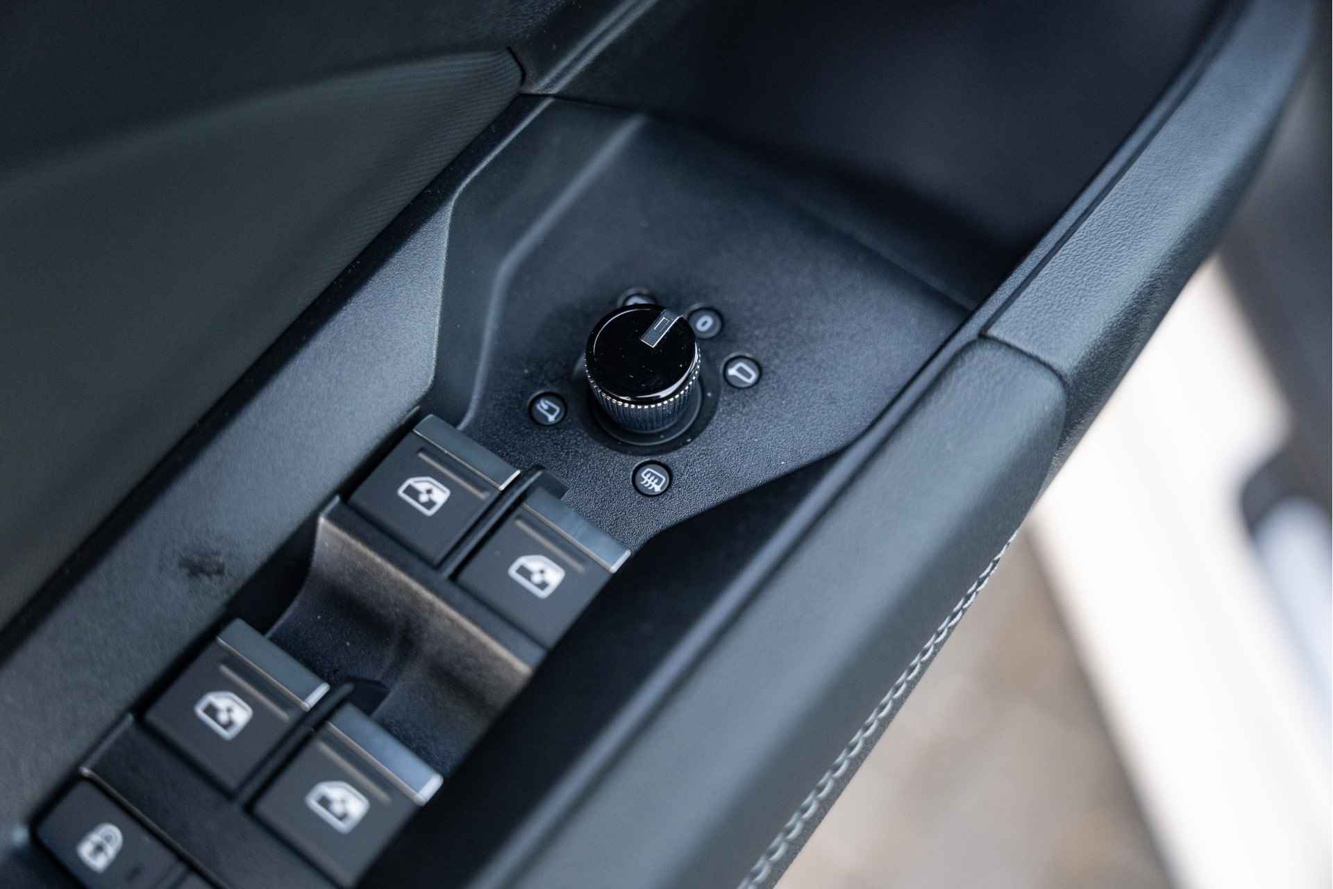 Audi Q4 Sportback e-tron 40 204PK S edition | 21" Velgen | SONOS | Head-Up Display | Adaptive Cruise Control | Optiekpakket Zwart | Privacy Glass | Matri - 24/40
