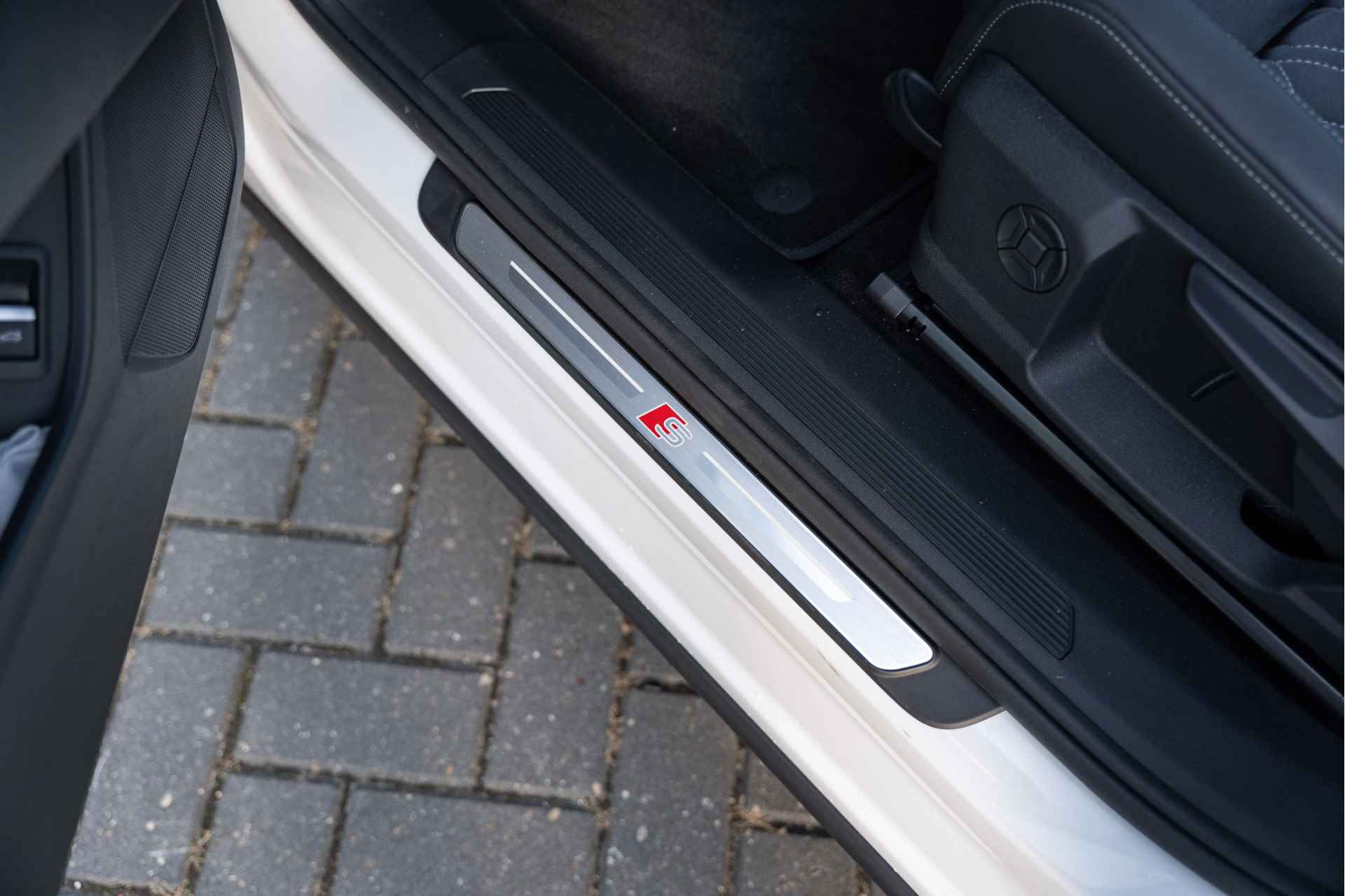 Audi Q4 Sportback e-tron 40 204PK S edition | 21" Velgen | SONOS | Head-Up Display | Adaptive Cruise Control | Optiekpakket Zwart | Privacy Glass | Matri - 25/40