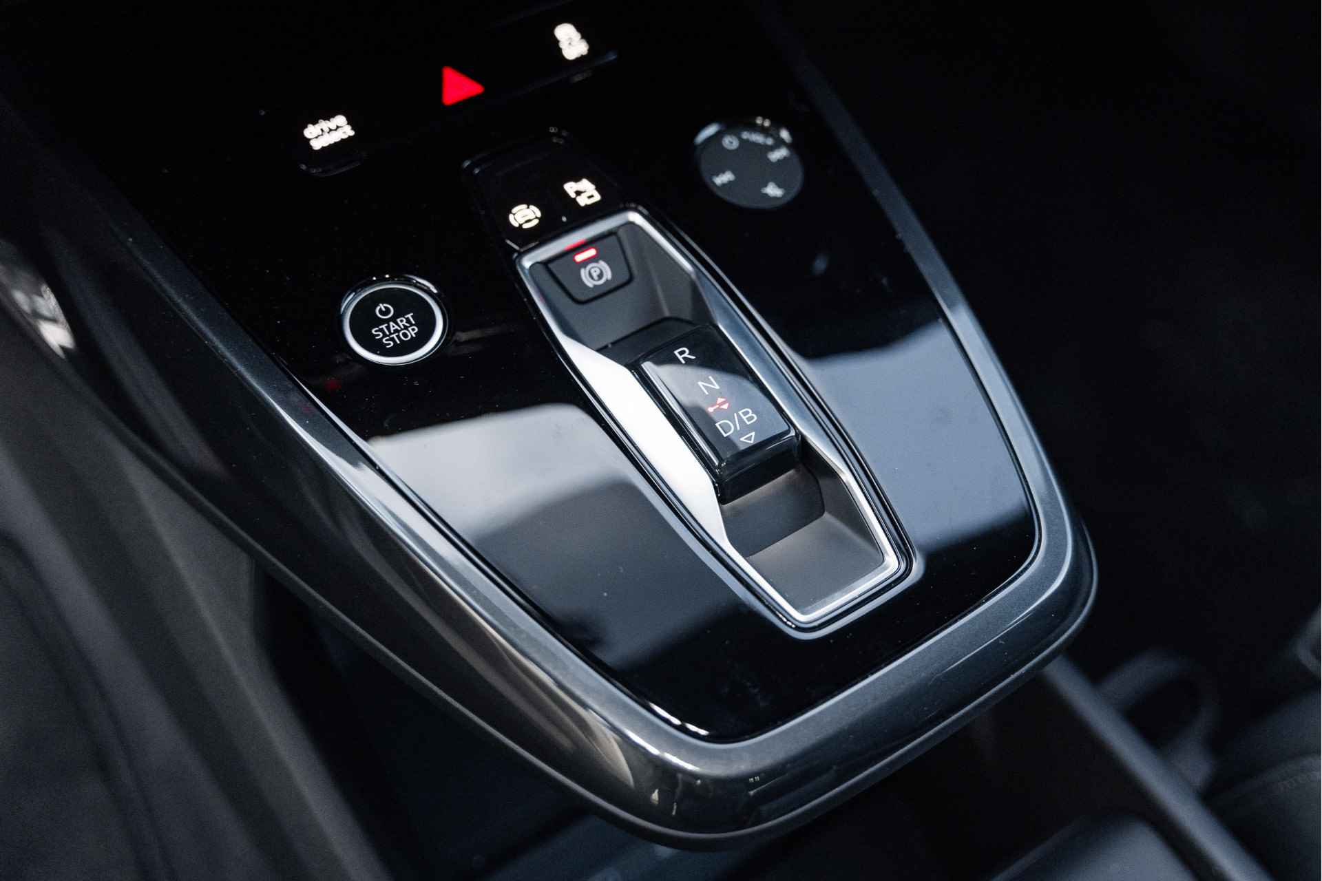 Audi Q4 Sportback e-tron 40 204PK S edition | 21" Velgen | SONOS | Head-Up Display | Adaptive Cruise Control | Optiekpakket Zwart | Privacy Glass | Matri - 29/40