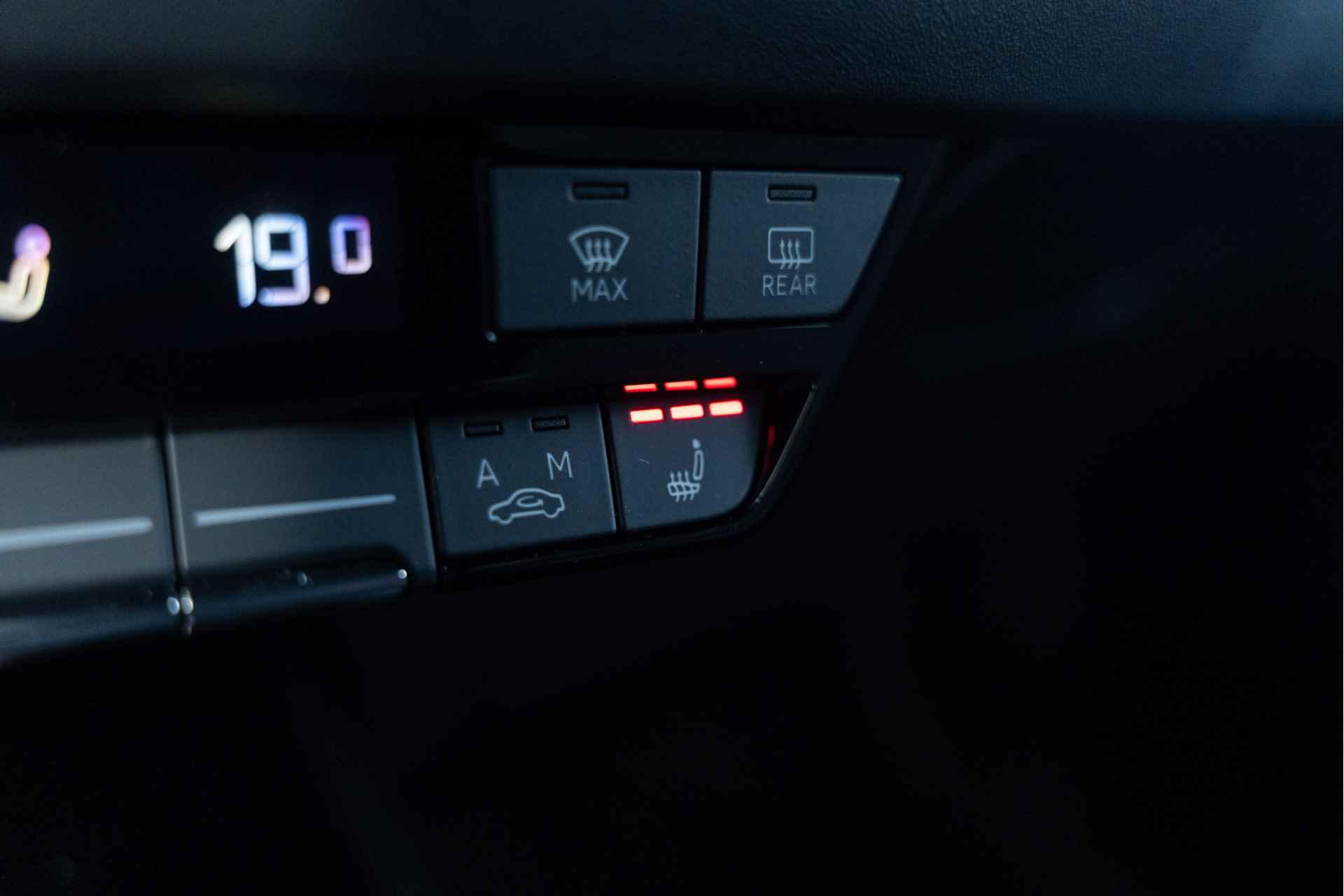 Audi Q4 Sportback e-tron 40 204PK S edition | 21" Velgen | SONOS | Head-Up Display | Adaptive Cruise Control | Optiekpakket Zwart | Privacy Glass | Matri - 35/40