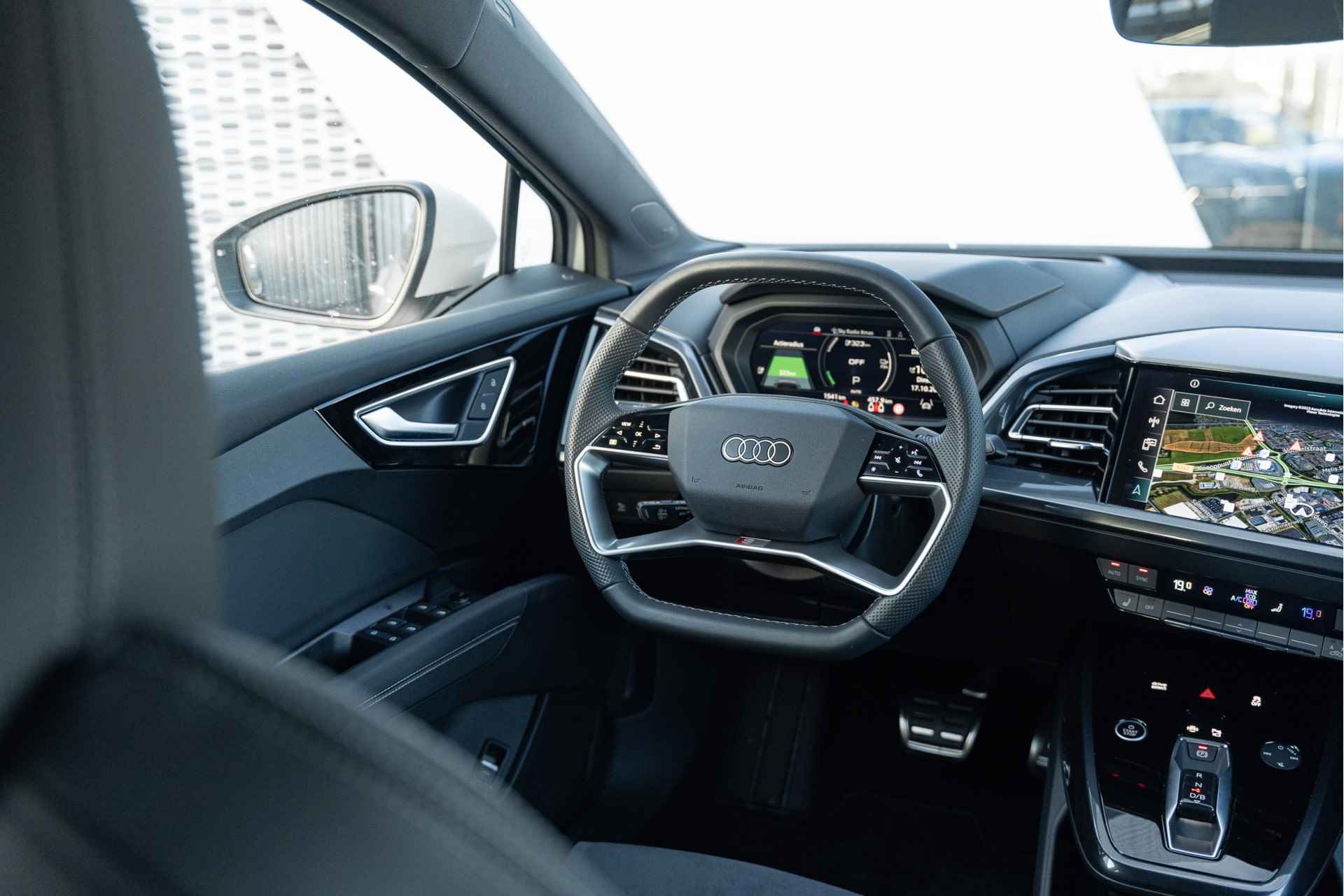 Audi Q4 Sportback e-tron 40 204PK S edition | 21" Velgen | SONOS | Head-Up Display | Adaptive Cruise Control | Optiekpakket Zwart | Privacy Glass | Matri - 37/40