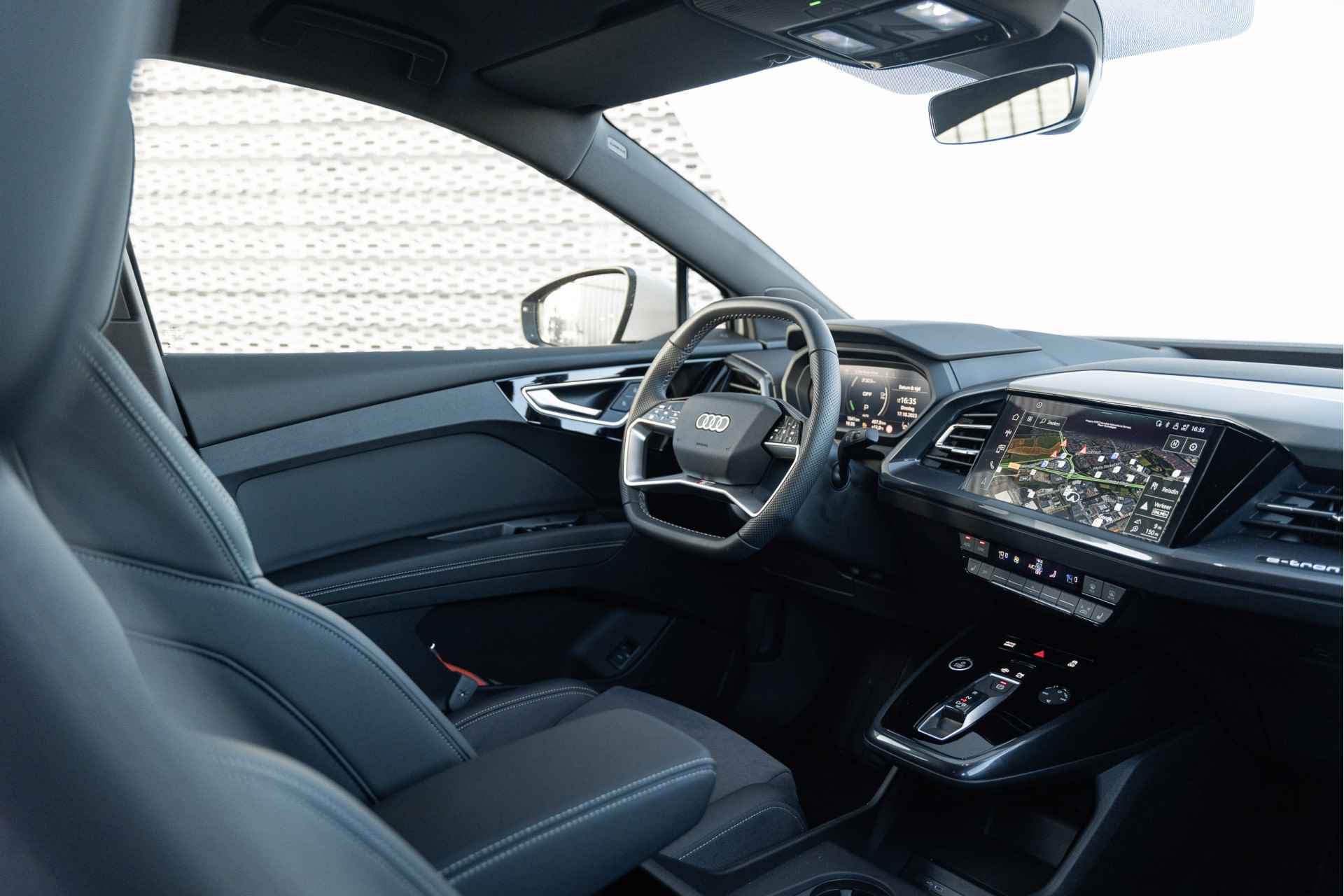Audi Q4 Sportback e-tron 40 204PK S edition | 21" Velgen | SONOS | Head-Up Display | Adaptive Cruise Control | Optiekpakket Zwart | Privacy Glass | Matri - 40/40
